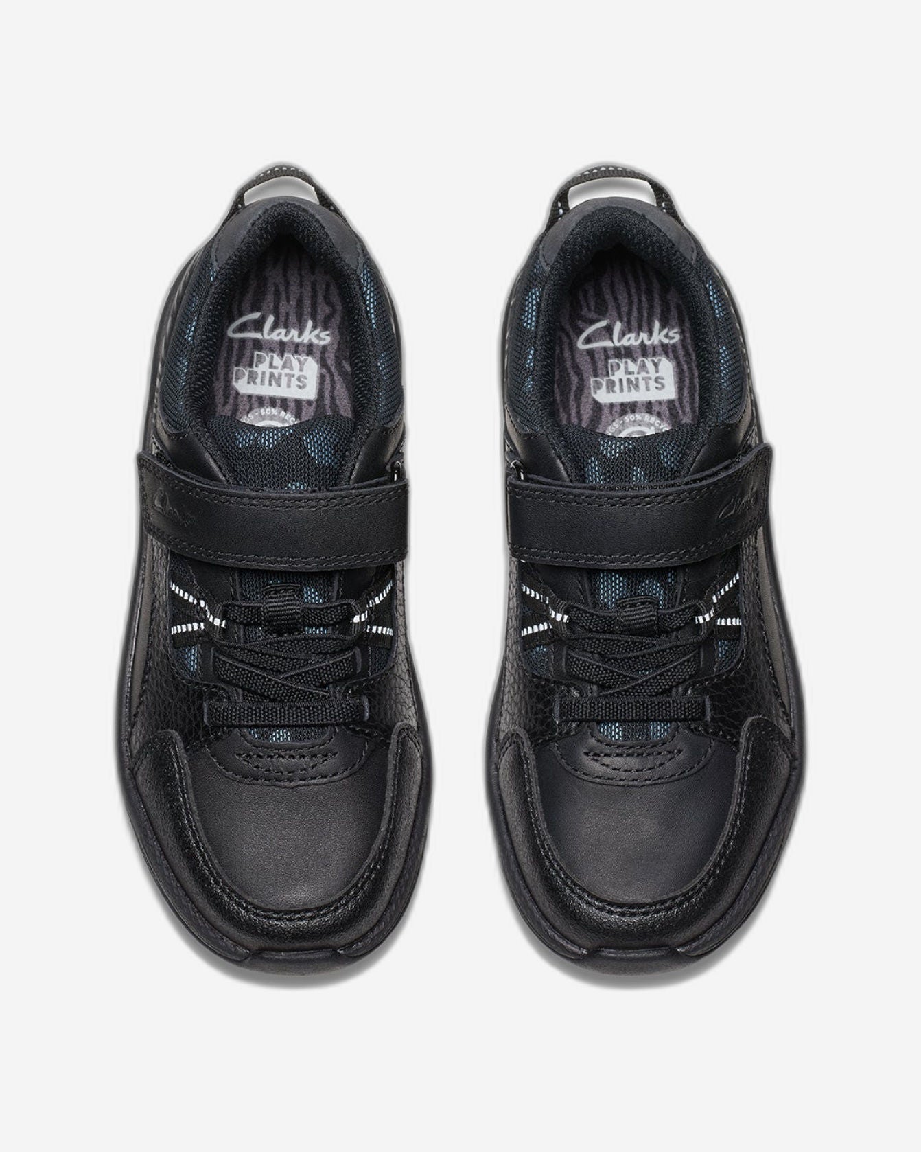 بنطال كلاركس للأولاد مخطط بقصة واسعة