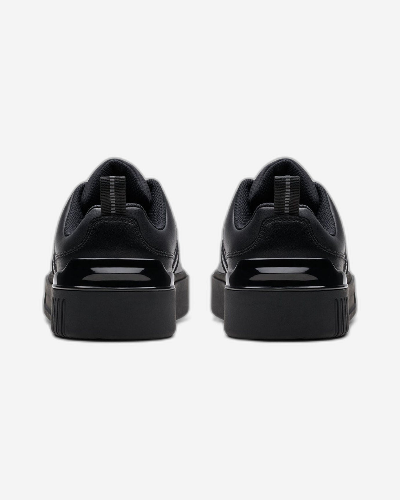 كلاركس جيرلز أوسلو سكاي يوث. (مقاس واسع)