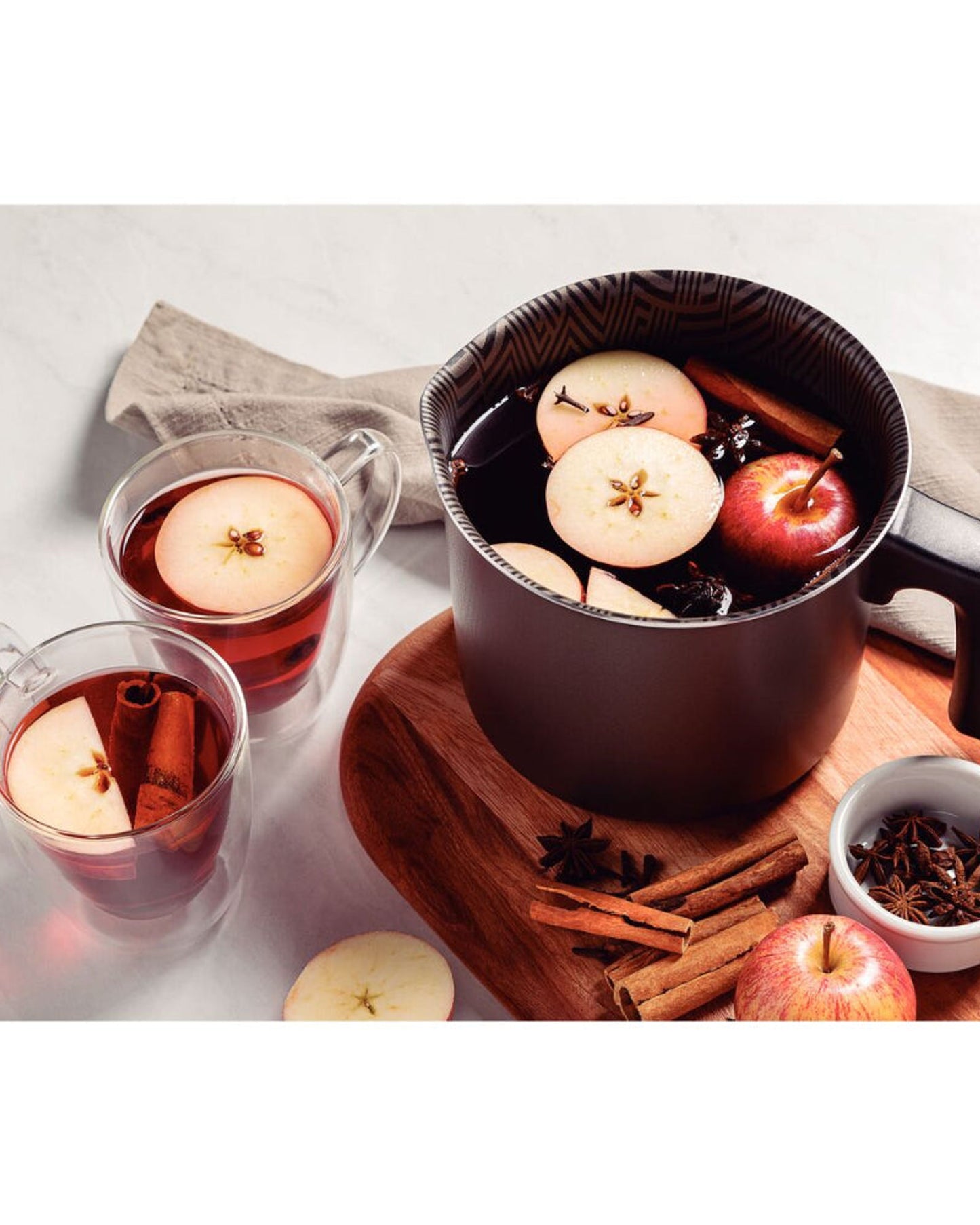 غلاية حليب من الألومنيوم من ترامونتينا باريس، مطلية من الداخل والخارج بطبقة مانعة للالتصاق من الرصاص من نوع ستارفلون ماكس، 10 سم، 0.8 لتر