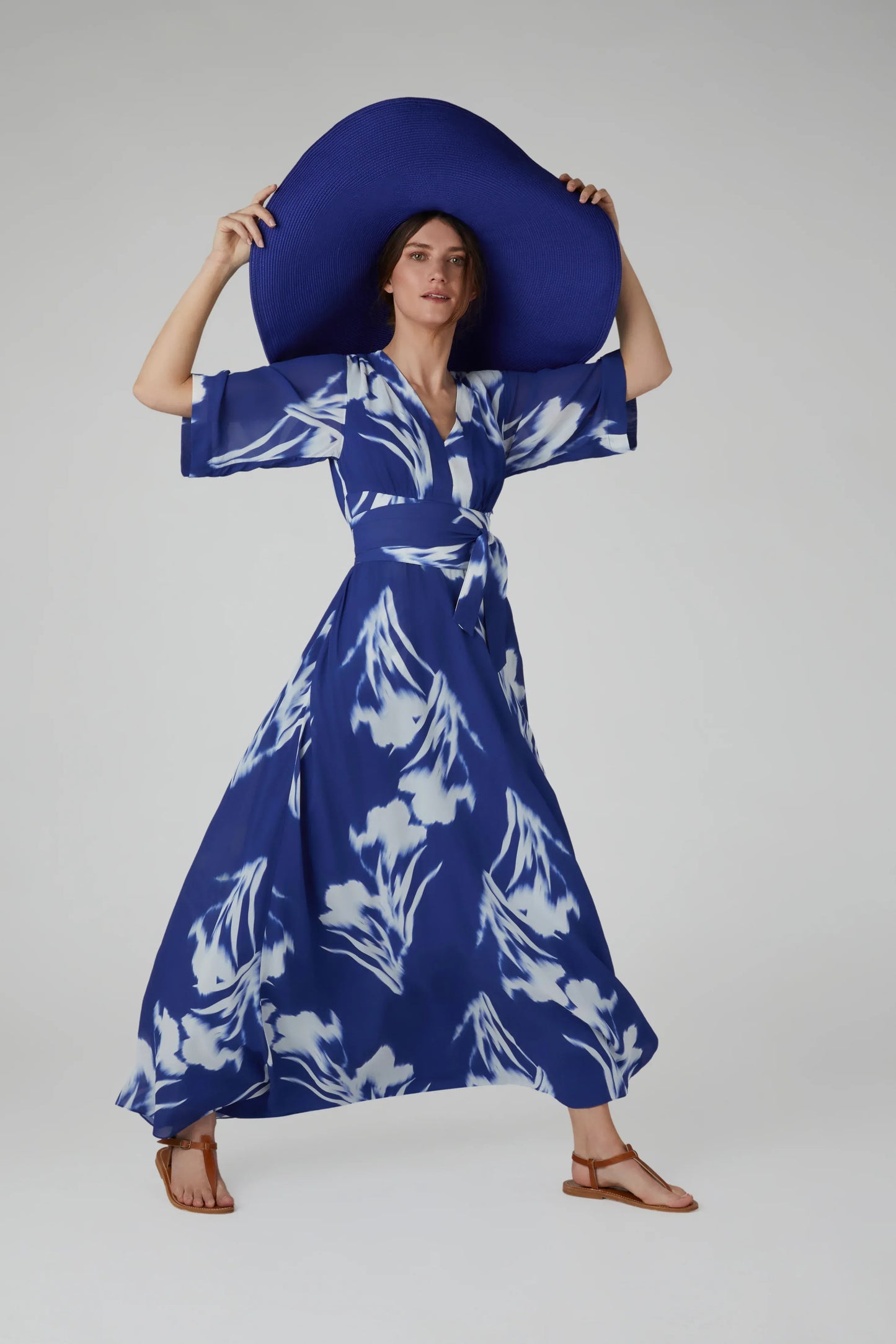 Hilary V Neck Printed Georgette Maxi Dress in Blue