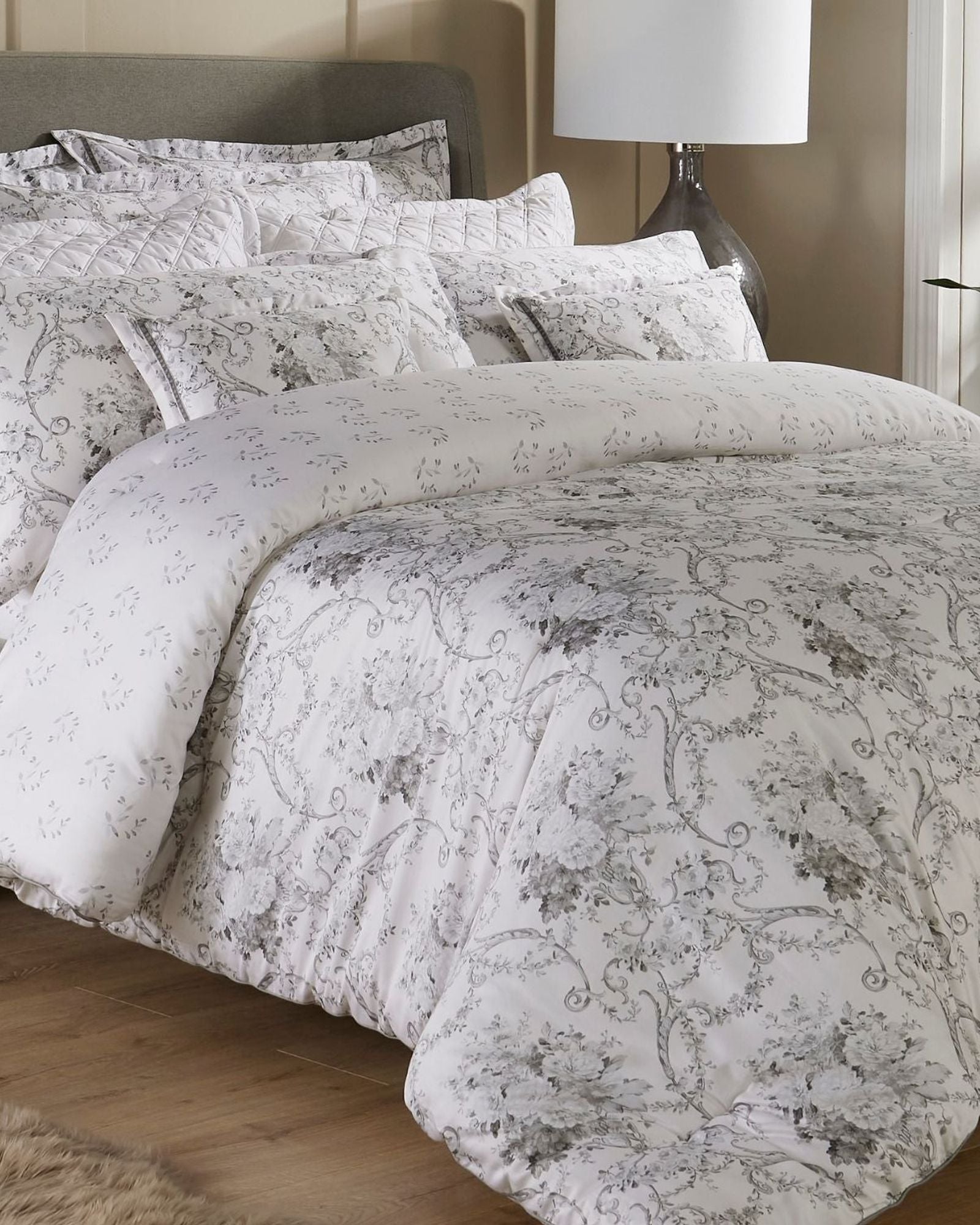 طقم أغطية سرير كريستي "باريس"