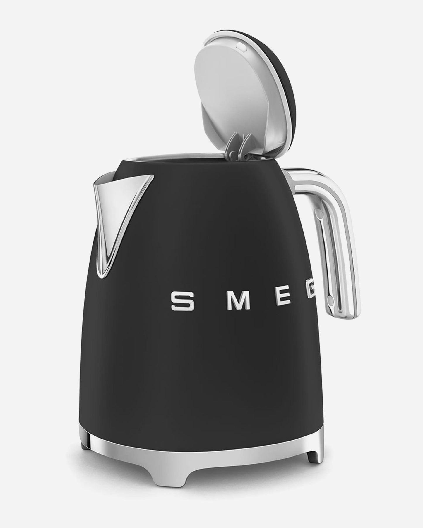 غلاية كهربائية SMEG سعة 1.7 لتر بغطاء يفتح بنعومة - أسود مطفي