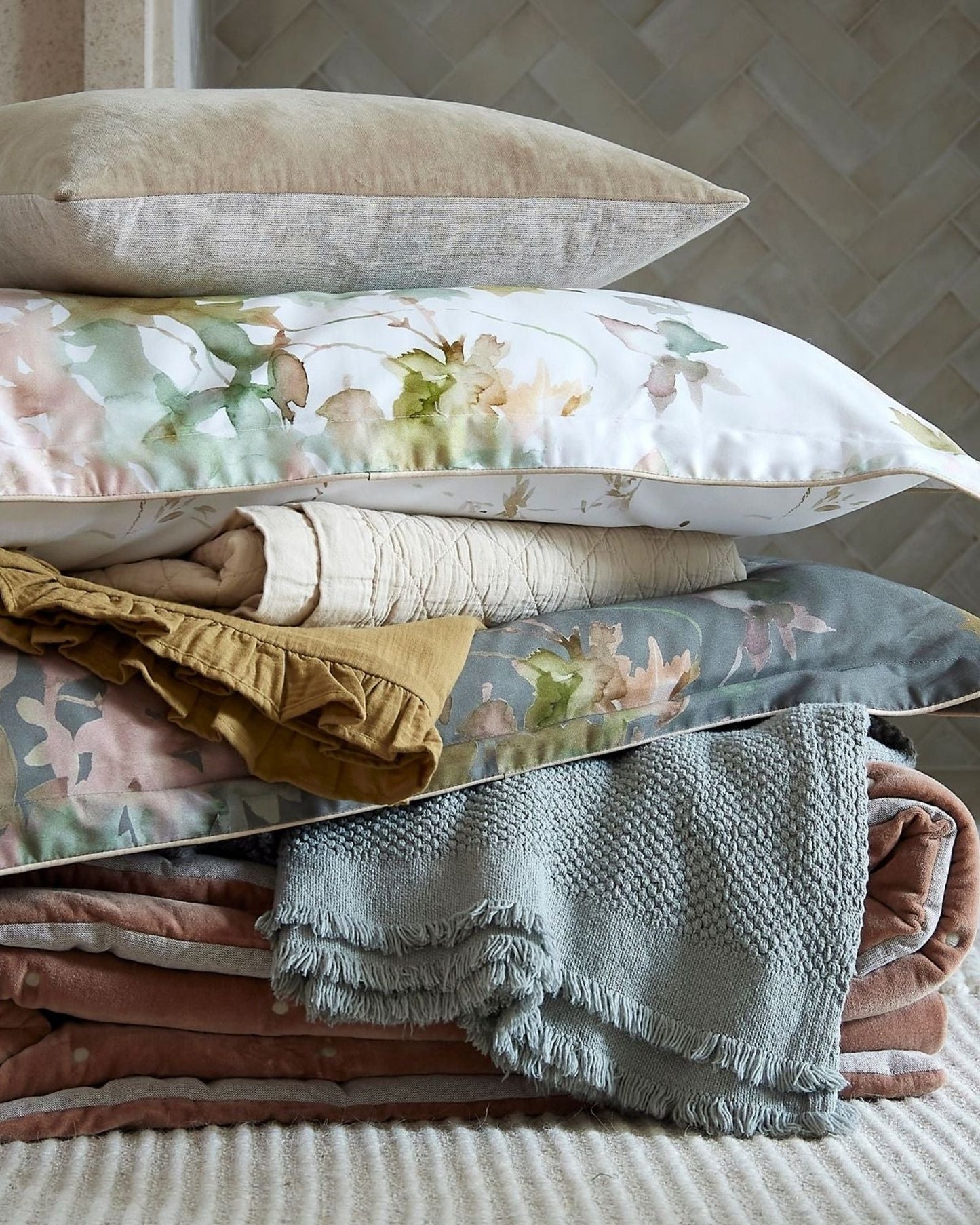 طقم أغطية لحاف كريستي "نباتي" باللون الرمادي