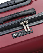 حقيبة سفر ديلسي باريس سيجور ٢.٠ صلبة بأربع عجلات مزدوجة، ٧٠ سم، حقيبة سفر بعجلات، لون أحمر - ٠٠٢٠٥٨٨٢٠٠٤ 