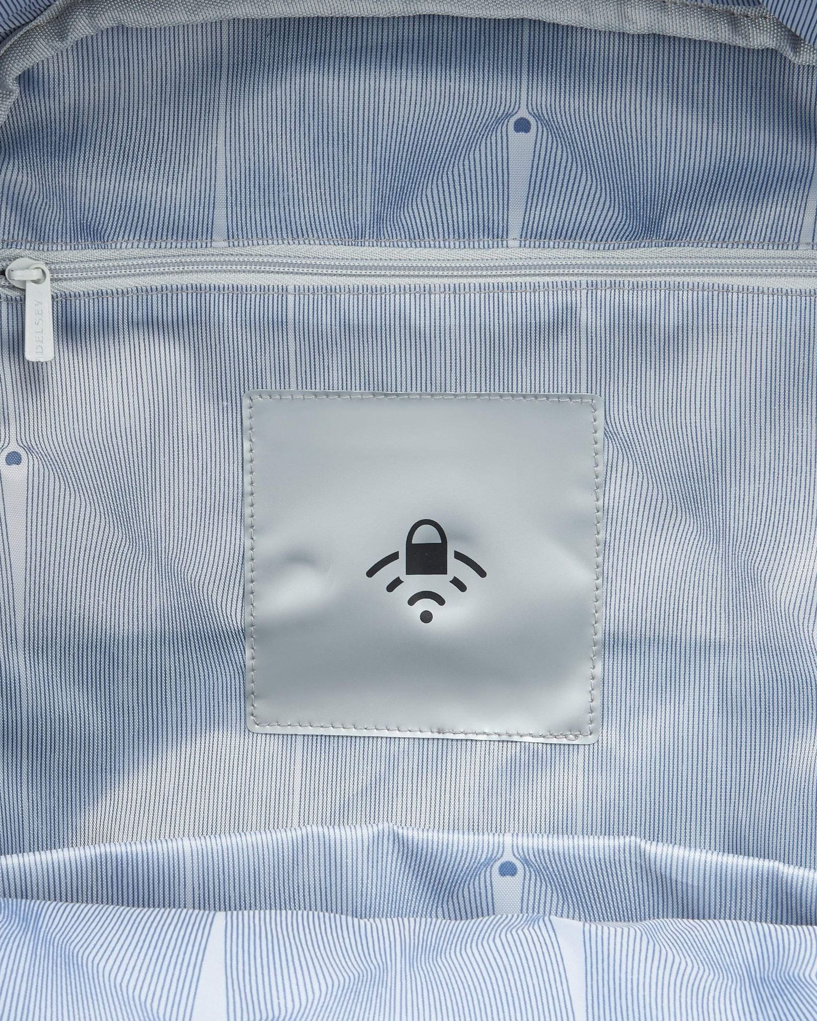 ديلسي باريس سيكوربان