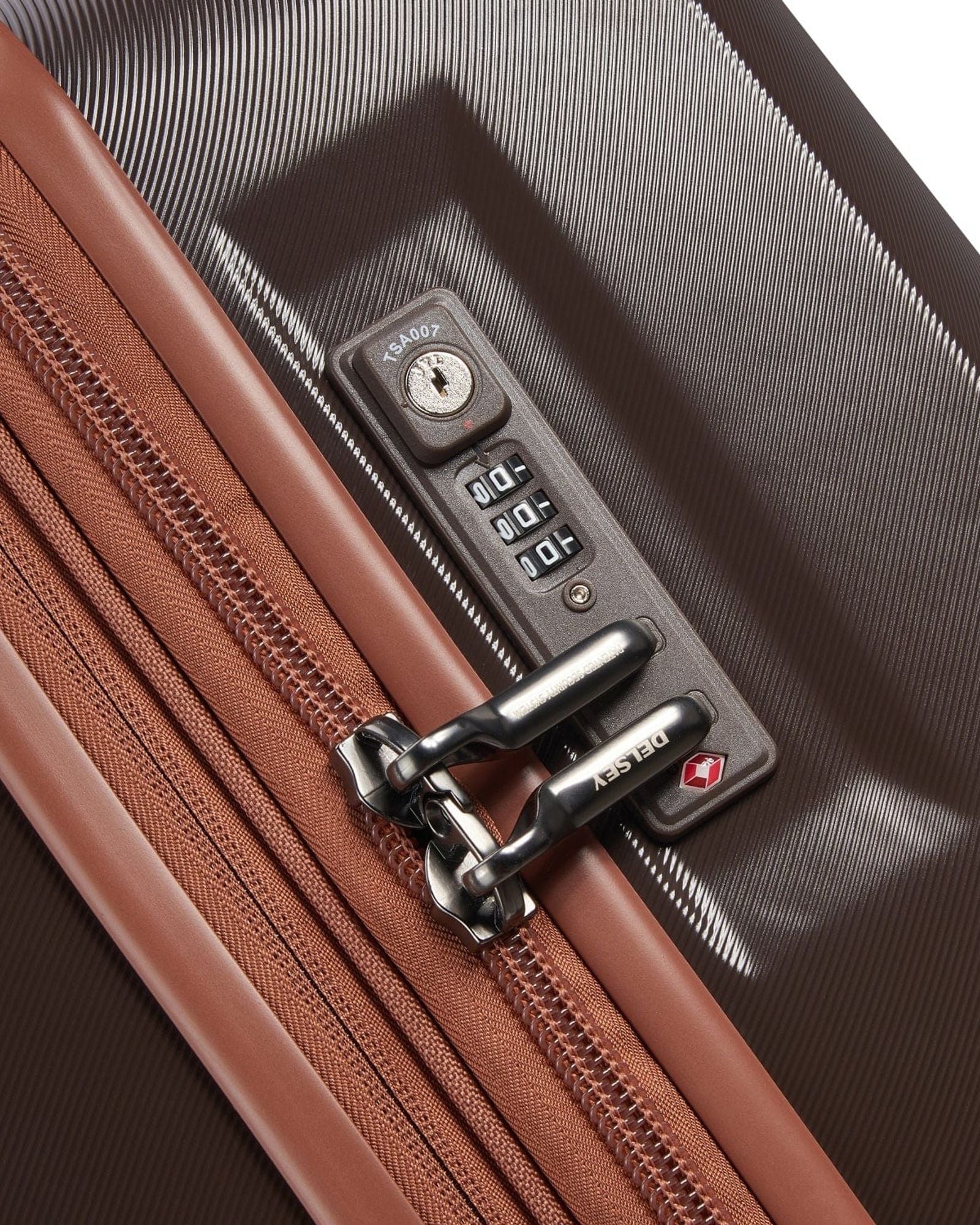 ديلسي باريس بروميناد هارد 2.0