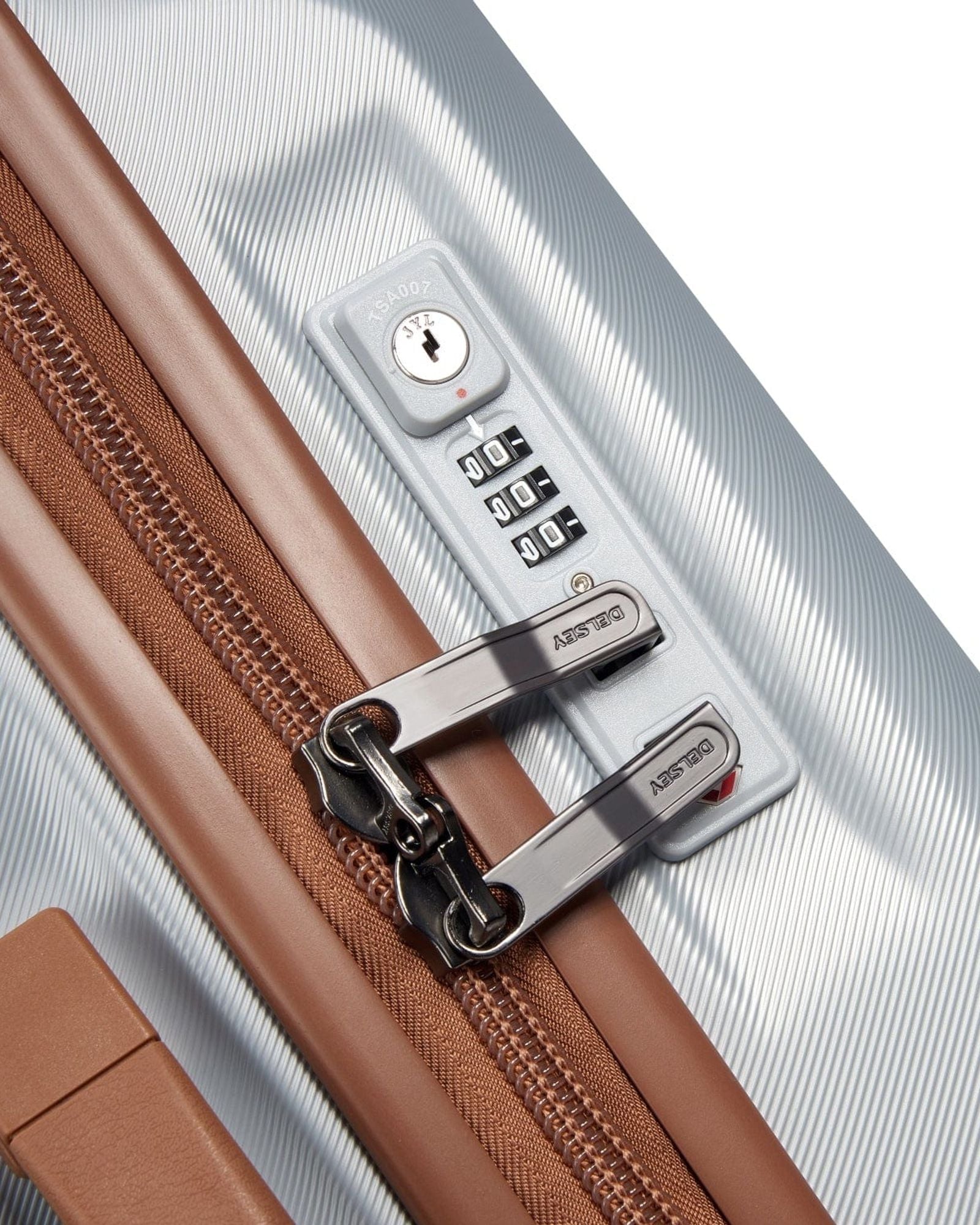 ديلسي باريس بروميناد هارد 2.0