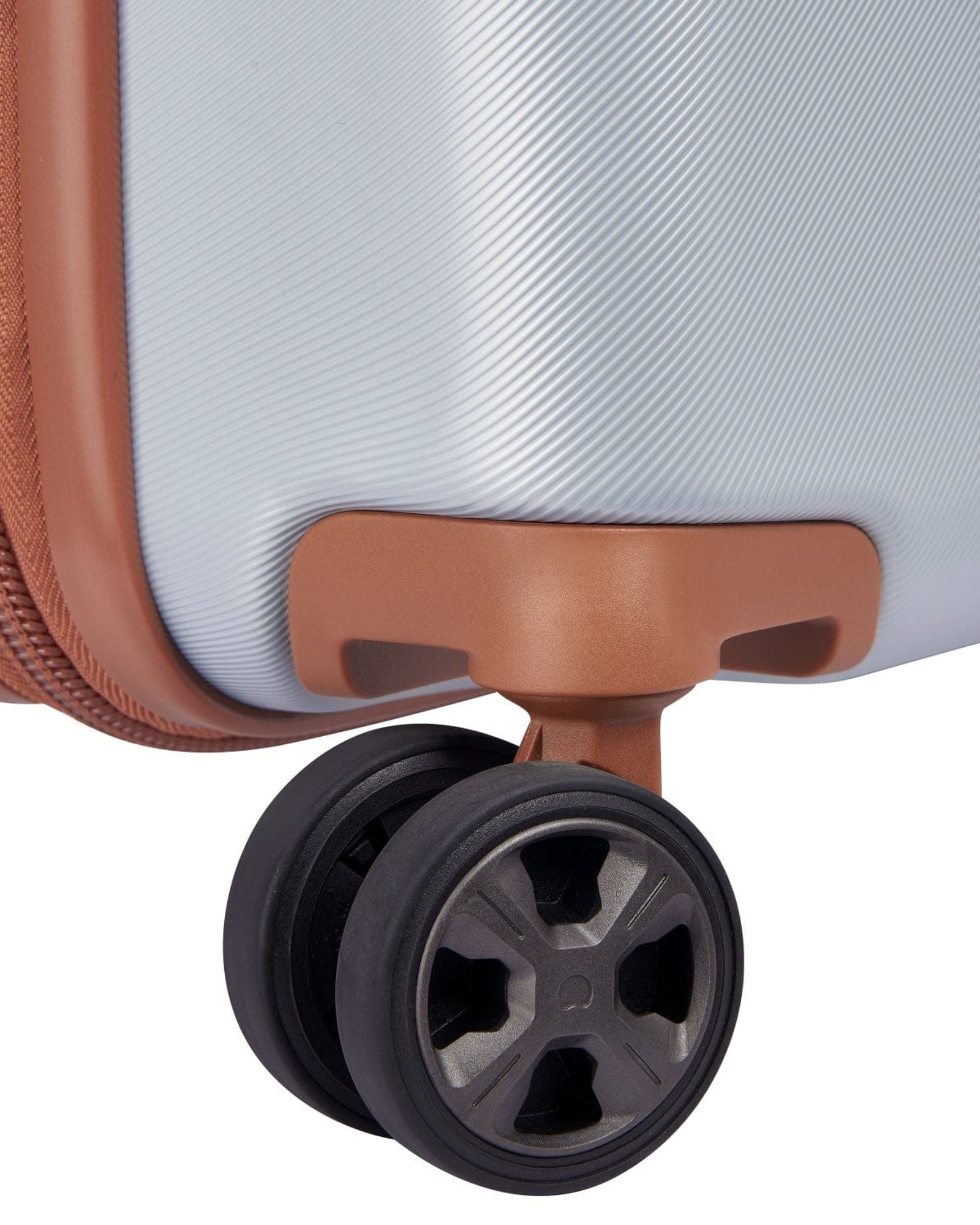 ديلسي باريس بروميناد هارد 2.0