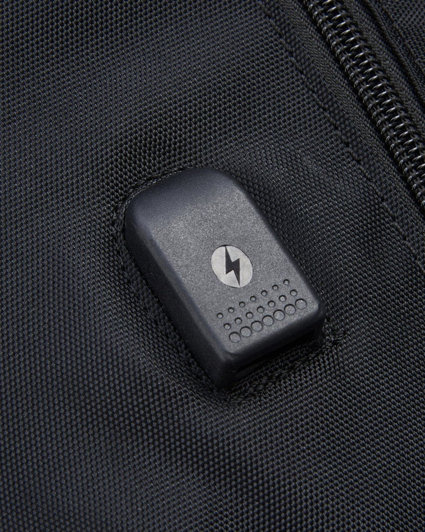 حقيبة ظهر ديلسي باريس إليمينت نافيغيتور