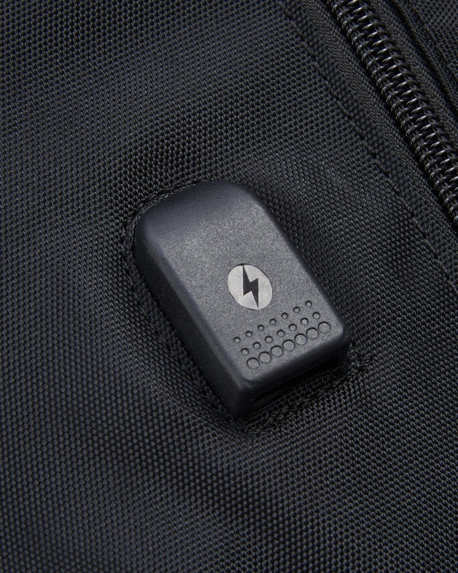 حقيبة ديلسي باريس إليمنت نافيجيتور