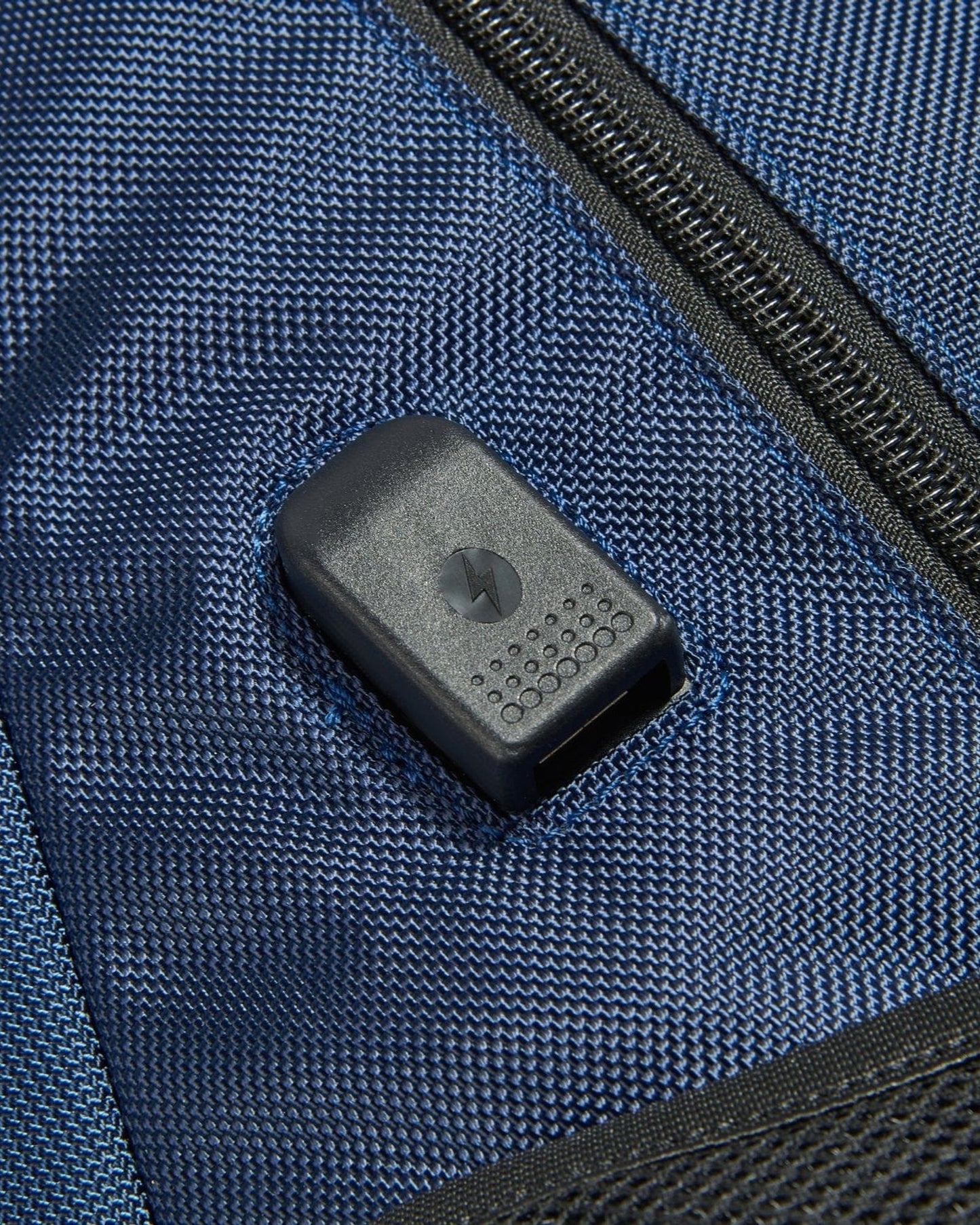 حقيبة ظهر ديلسي باريس إليمينت نافيغيتور