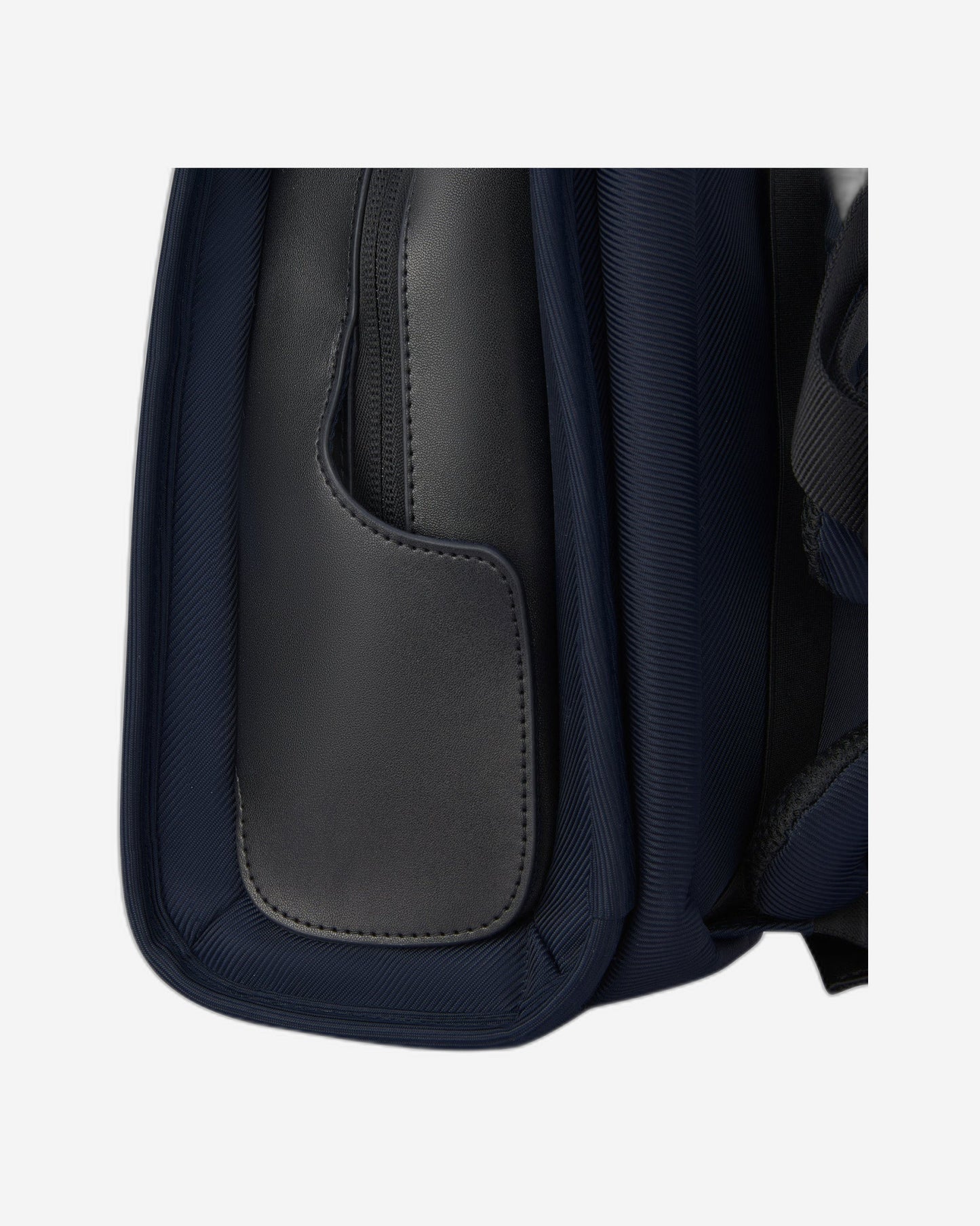 حقيبة ديلسي باريس آرتشي 2 مع حزام