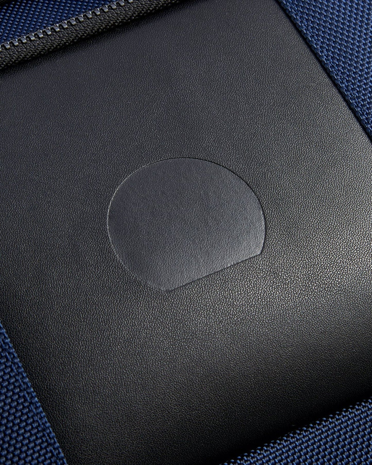 حقيبة ظهر ديلسي باريس واجرام للكمبيوتر المحمول بمساحة 15.6 بوصة