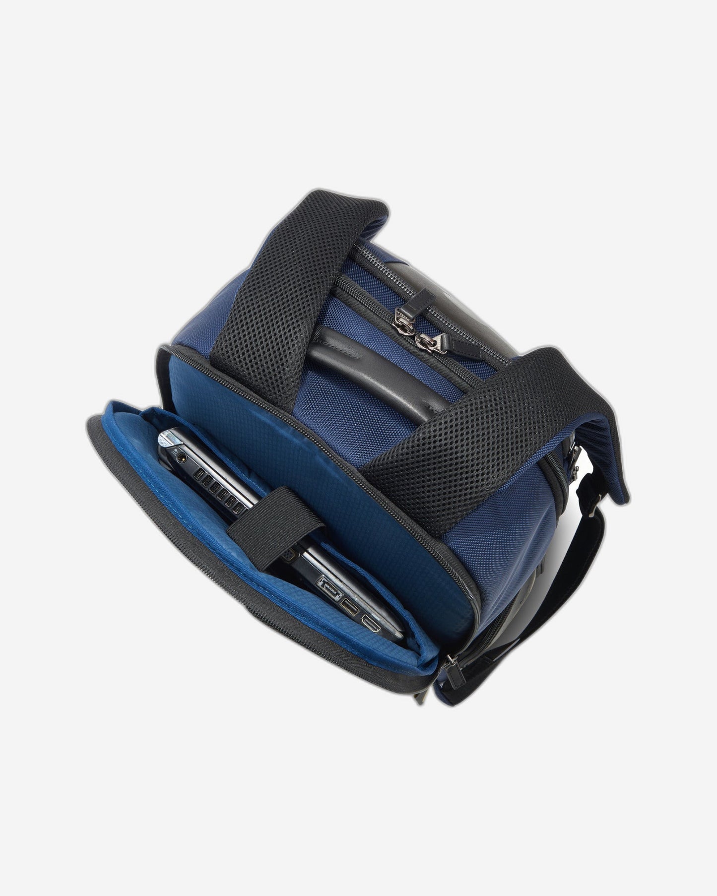 حقيبة ظهر ديلسي باريس واجرام للكمبيوتر المحمول بمساحة 15.6 بوصة