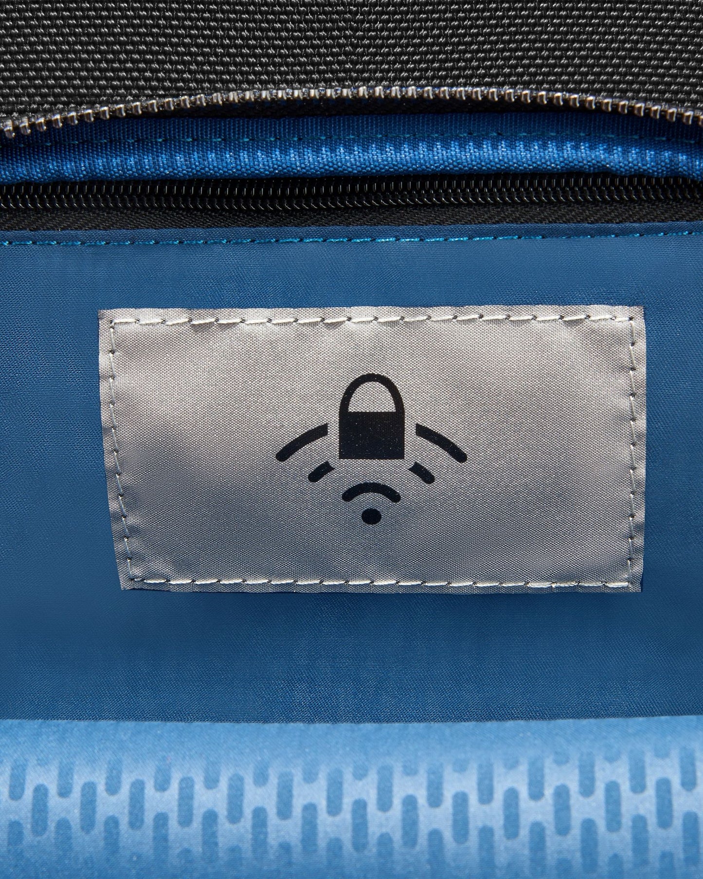 حقيبة ظهر ديلسي باريس واجرام 2