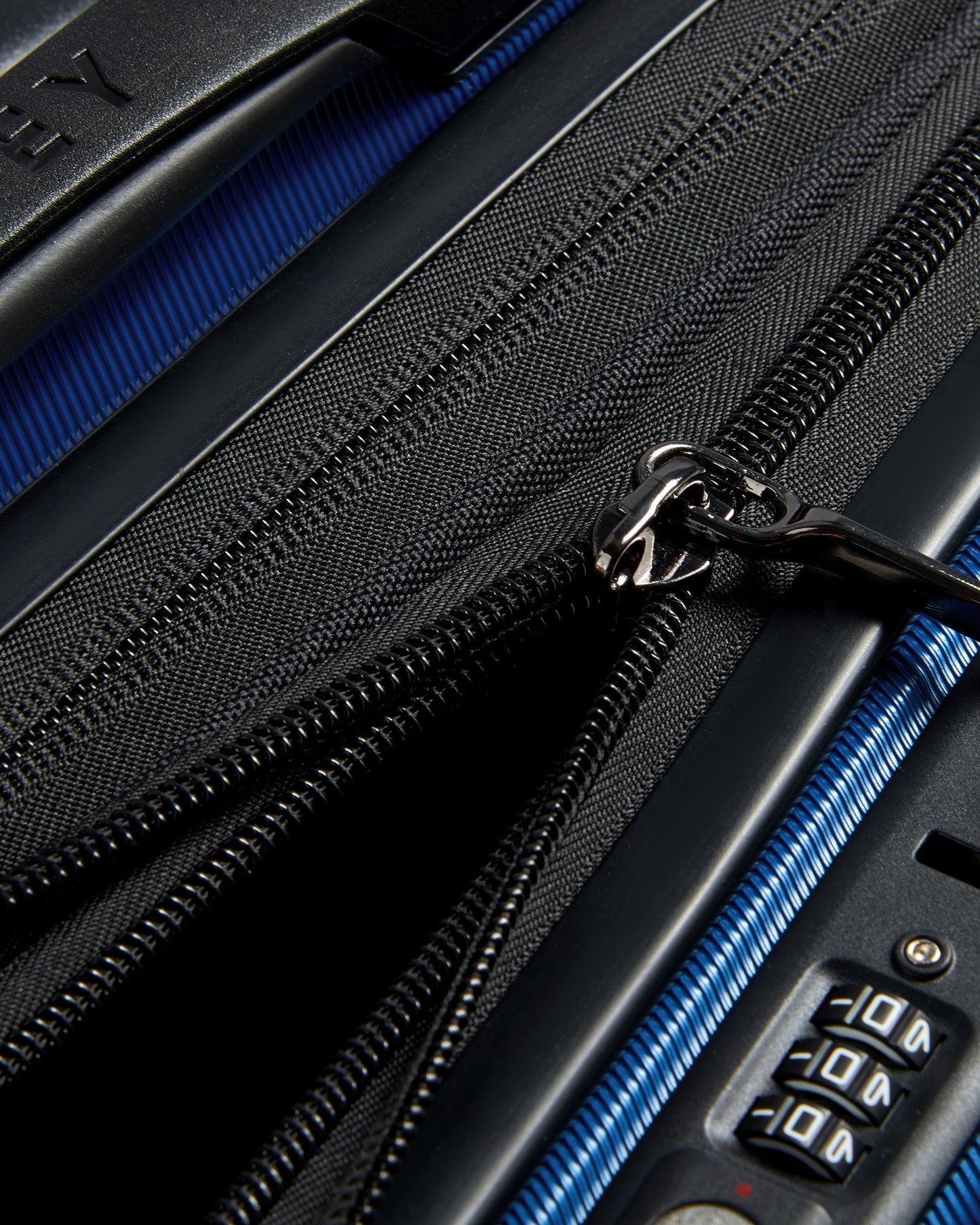 ديلسي باريس شادو 5.0 بيزنس سوفت كابين