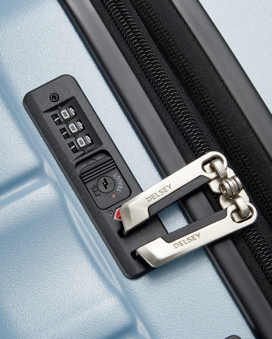 مجموعة حقائب ديلسي باريس تيفاني الصلبة بأربع عجلات مزدوجة قابلة للتوسيع، مقاس 55+70+82 سم، لون أزرق + حقيبة ظهر مجانية