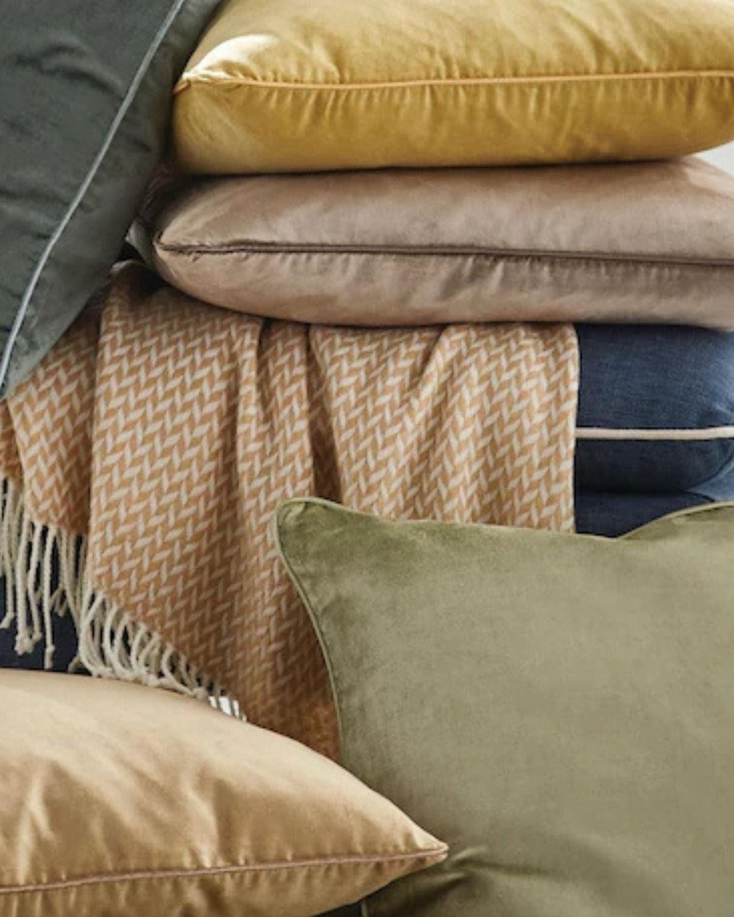 وسادة لورا آشلي "نايجيلا" المزخرفة المحشوة - ٥٠ × ٥٠ سم