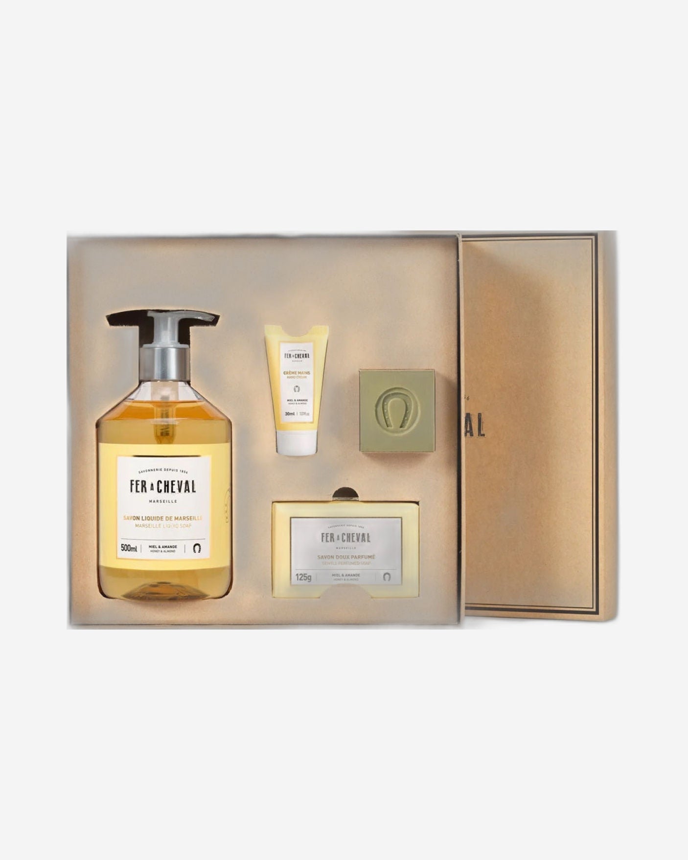 مجموعة هدايا من Fer A Cheval "Coffret Gourmandise" وعسل الزيتون واللوز النقي