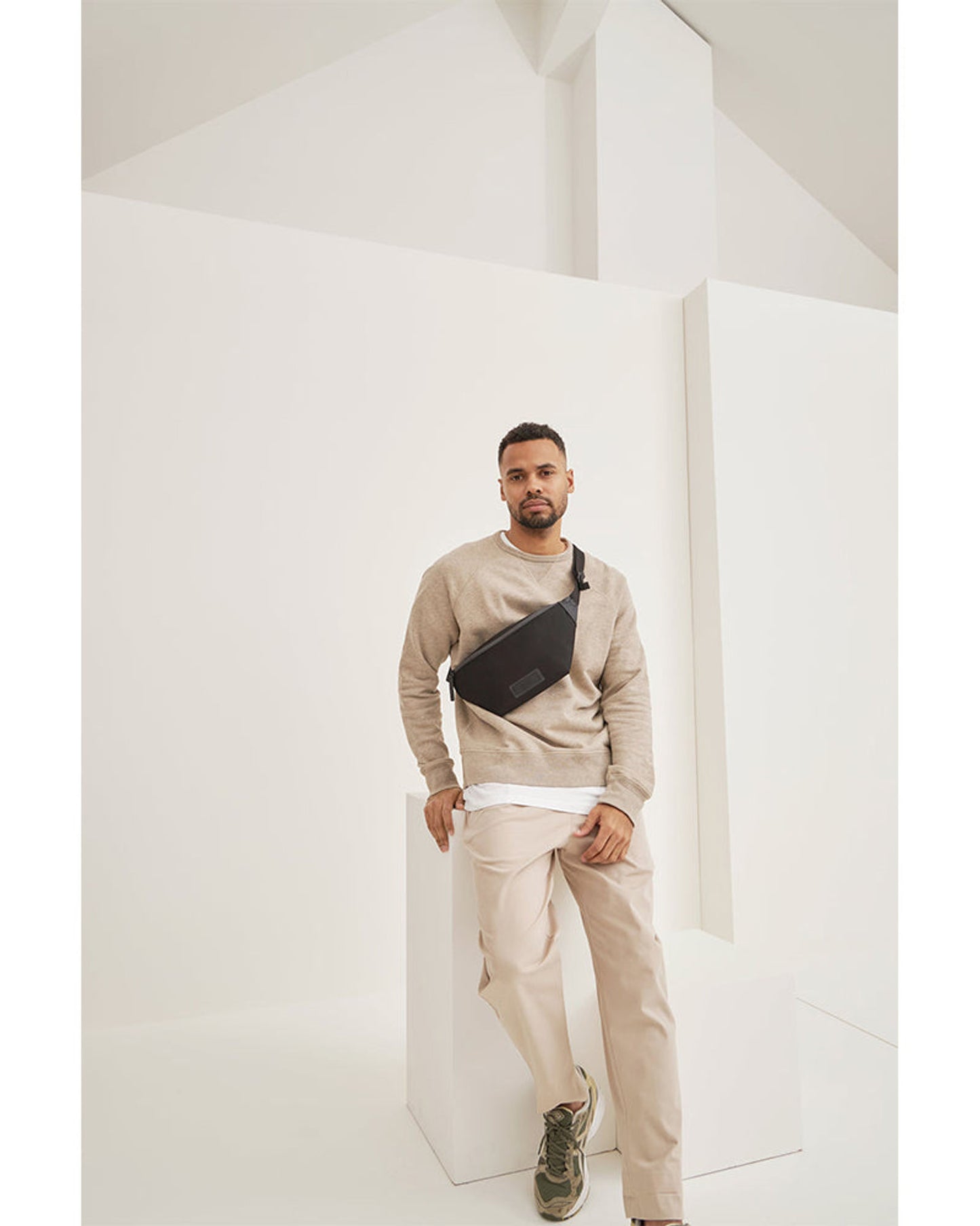 حقيبة كروس أوفر جلدية من جوست تالين