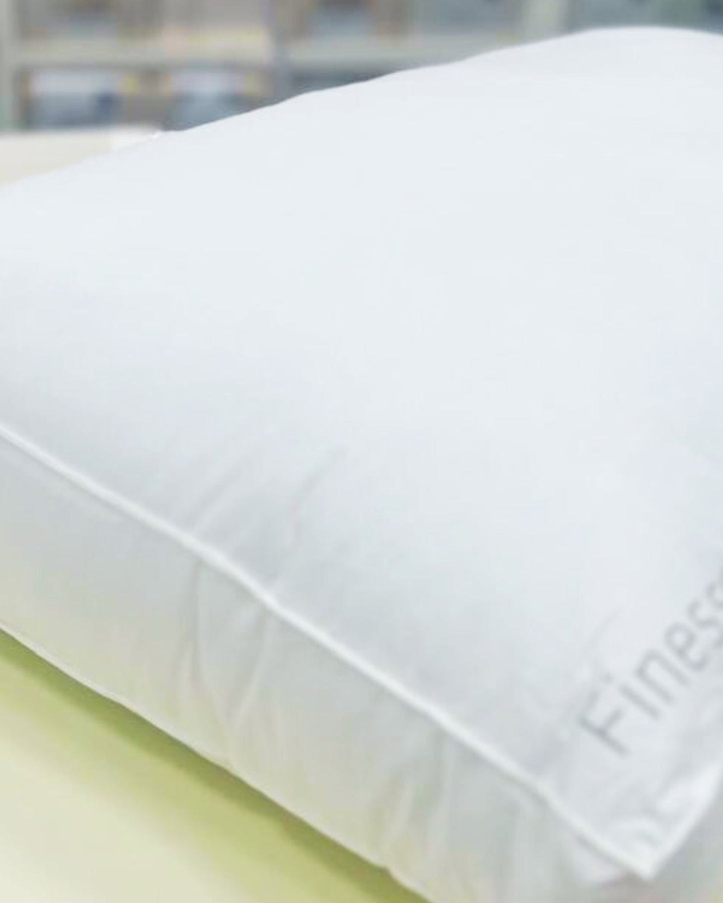 وسادة كوفمان "فاينيس" المحشوة بالألياف الدقيقة - ٥٠ × ٧٥ سم