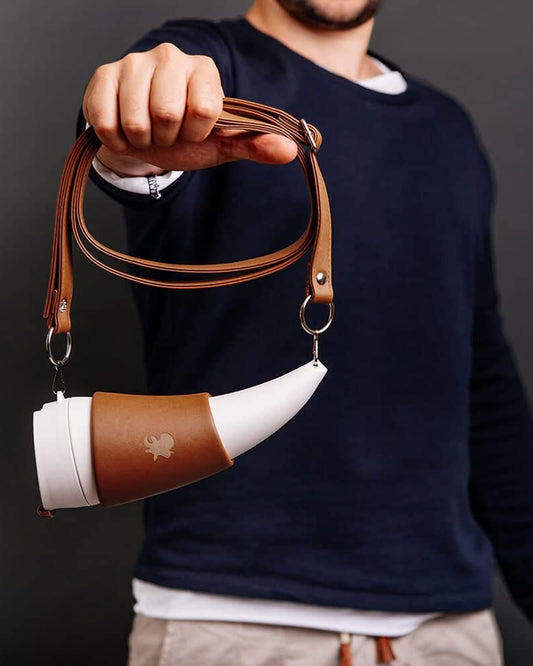 كوب جوت ستوري من الجلد الصناعي باللون البني 350 مل