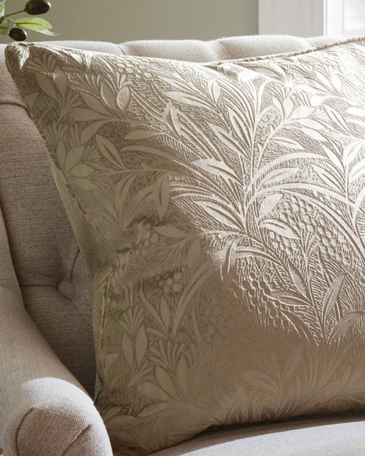 وسادة لورا آشلي المزخرفة المحشوة "شعير" - 50 × 50 سم