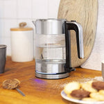 غلاية كهربائية زجاجية مضيئة من راسل هوبز