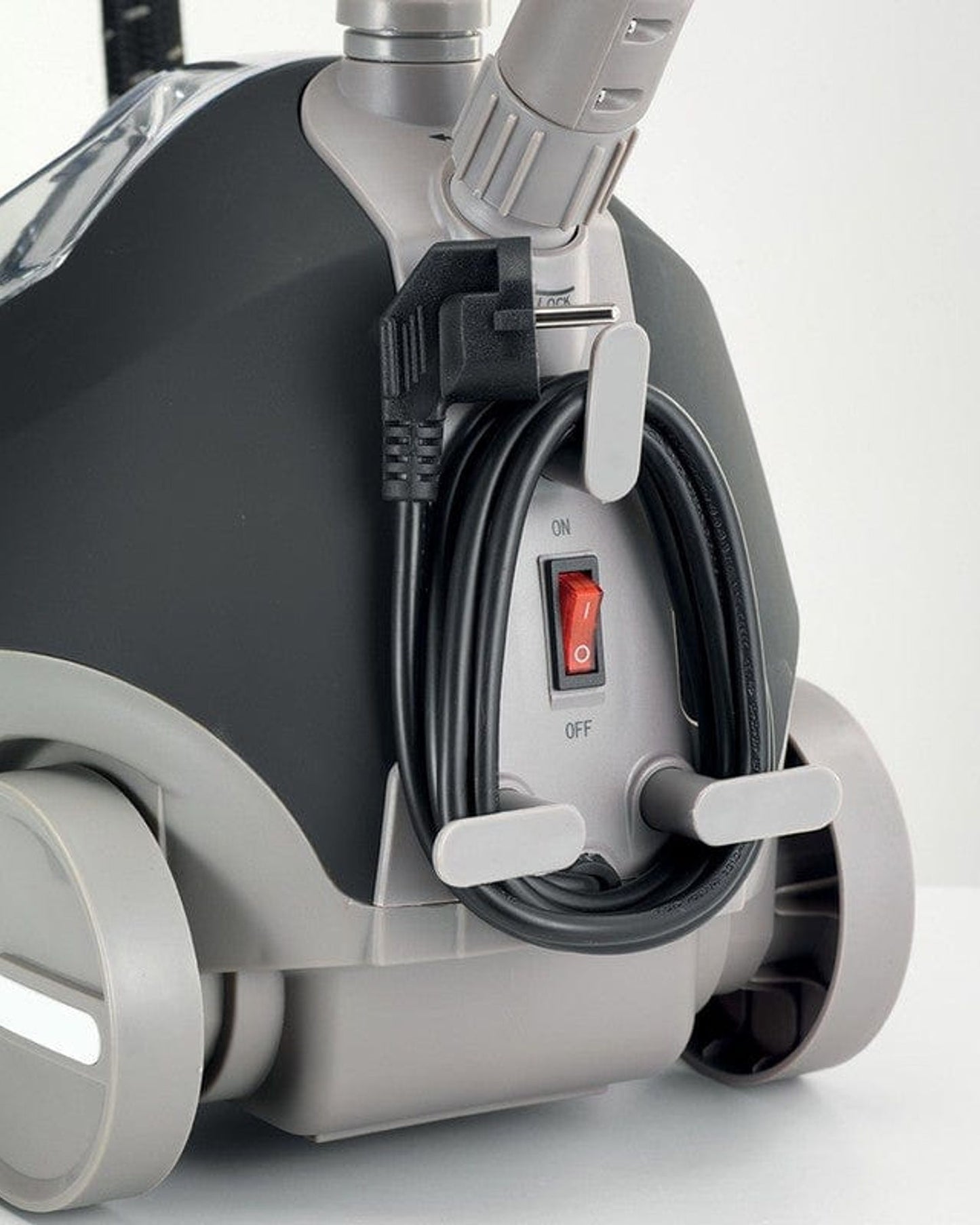 مكواة بخار الملابس كينوود