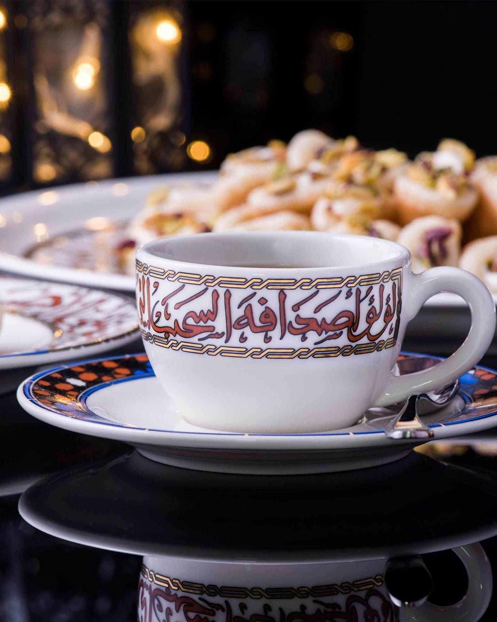 مجموعة ديملاج ميلانج من 6 فناجين قهوة وصحون (ذهبي وبني)