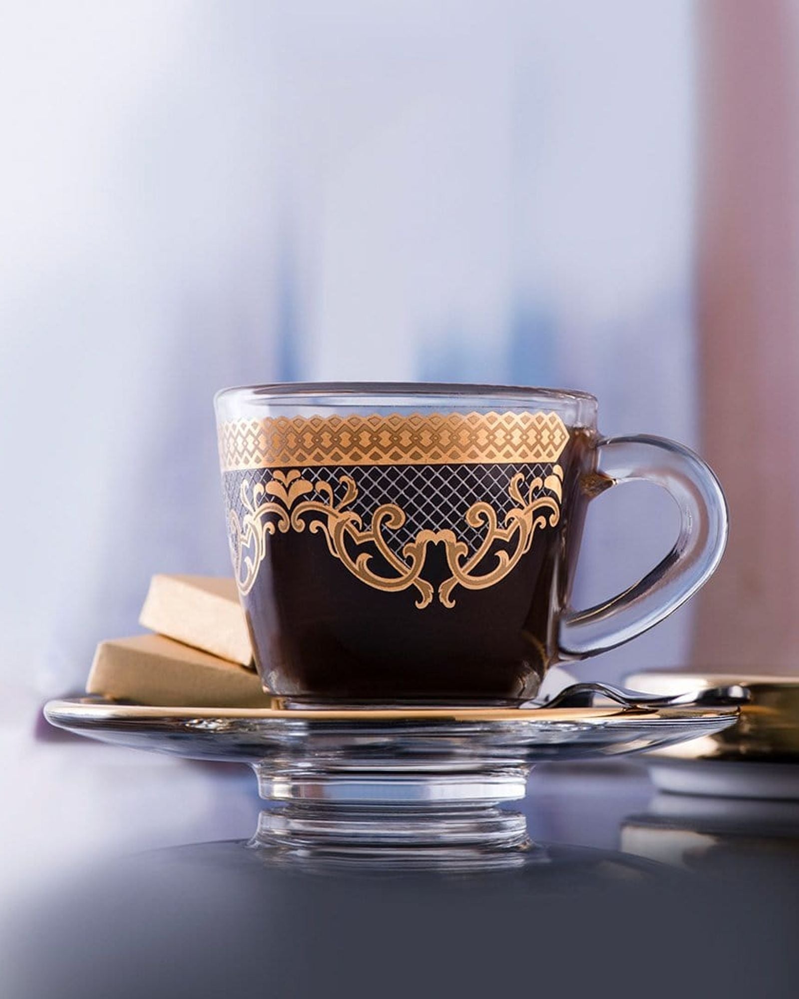 مجموعة ديملاج ترينا من 6 فناجين قهوة وصحون (ذهبي)