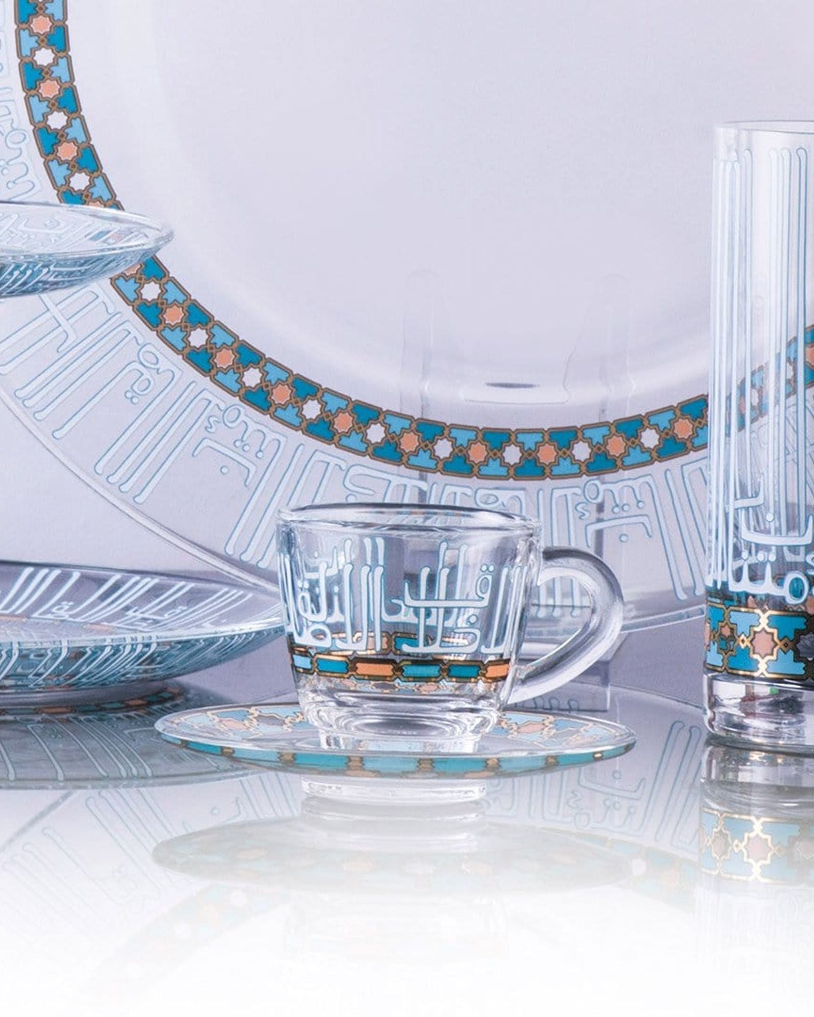 مجموعة ديملاج أصالة من 6 فناجين قهوة وصحون (ذهبي وأخضر)