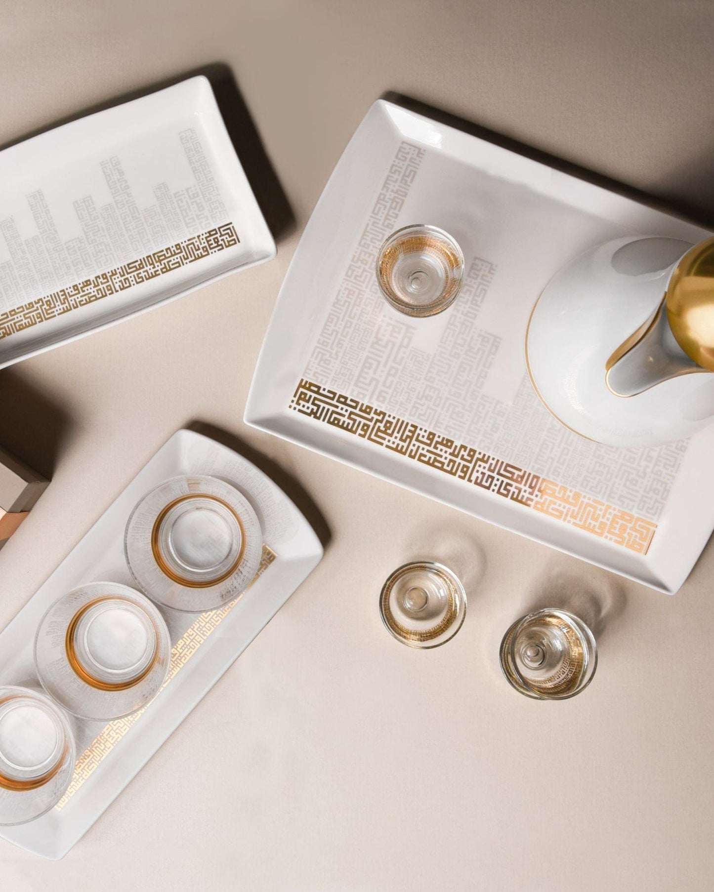 طبق ديملاج أبراج مستطيل متوسط الحجم (ذهبي)