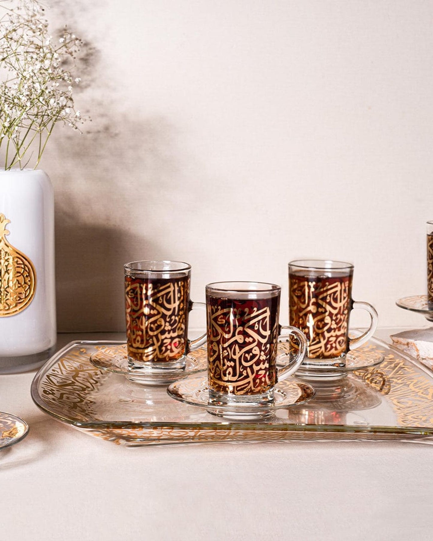 طقم فناجين وصحون شاي ديملاج كريم، 6 قطع، ذهبي