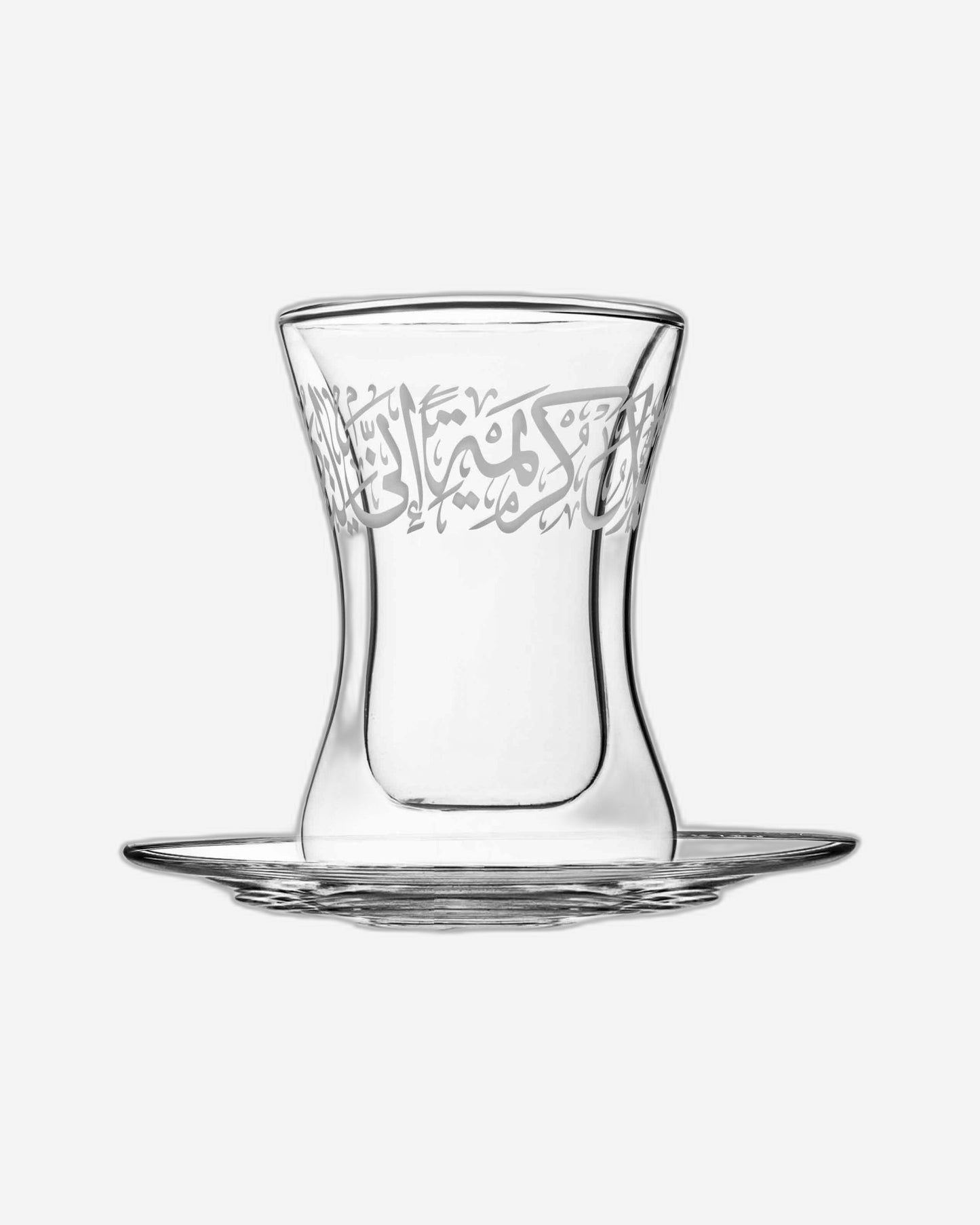 دملاج ثلث استكانات شاي مع صحون 6 قطع منقوشة