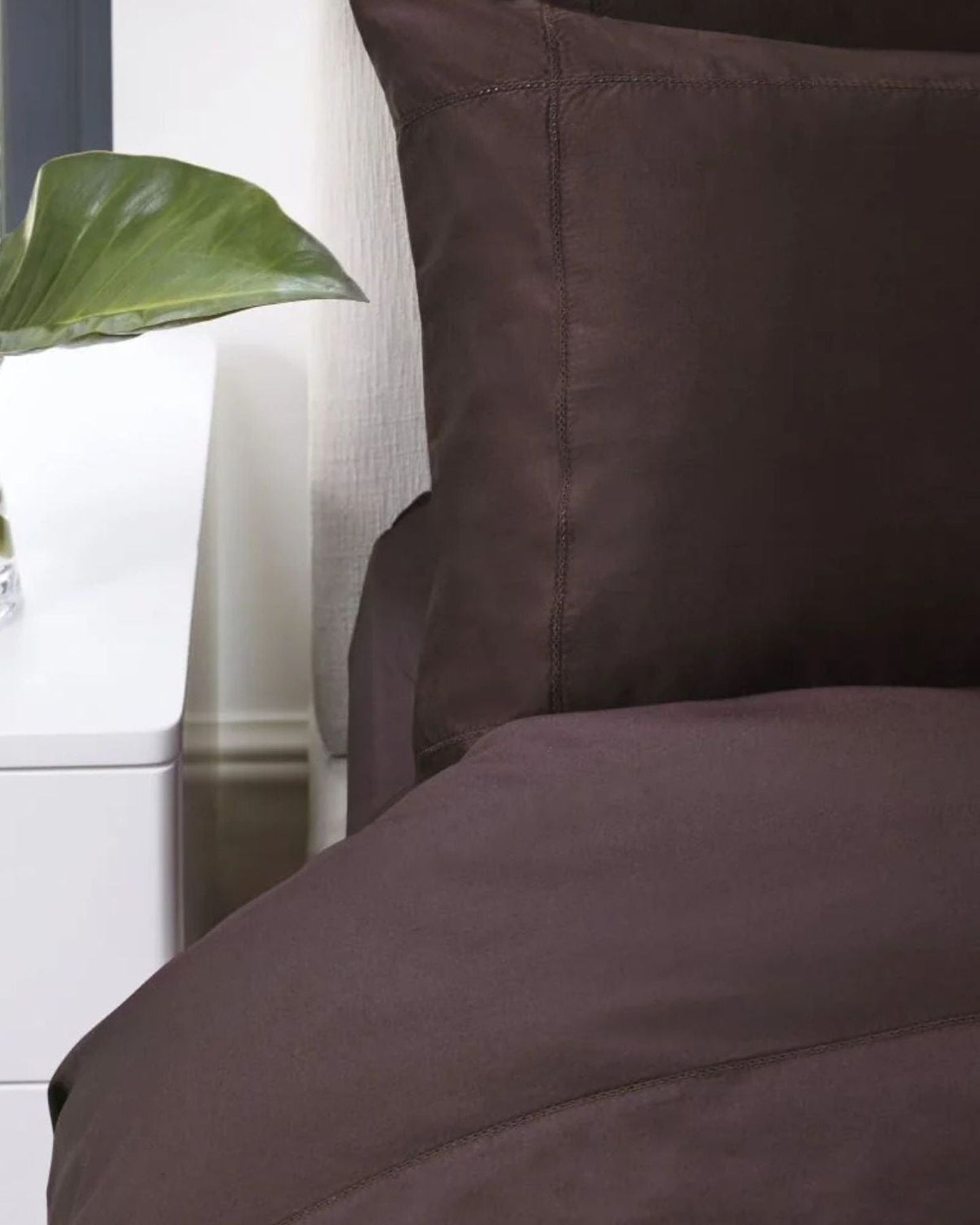 غطاء لحاف "سوبيما" من جاسبر كونران، بكثافة خيوط ٥٠٠ خيط، بلون الشوكولاتة