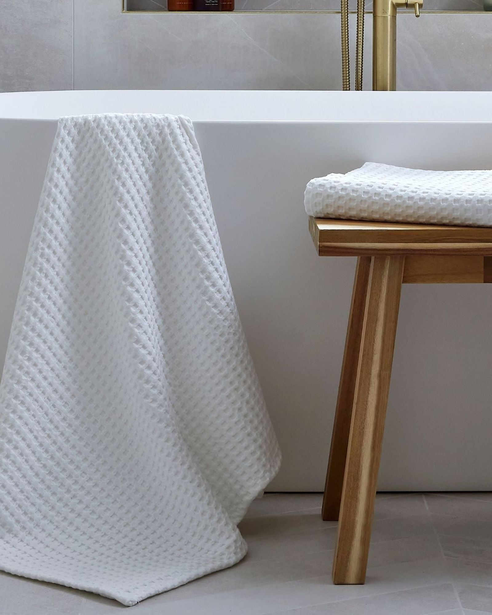 مجموعة مناشف حمام كريستي "وافل" باللون الأبيض