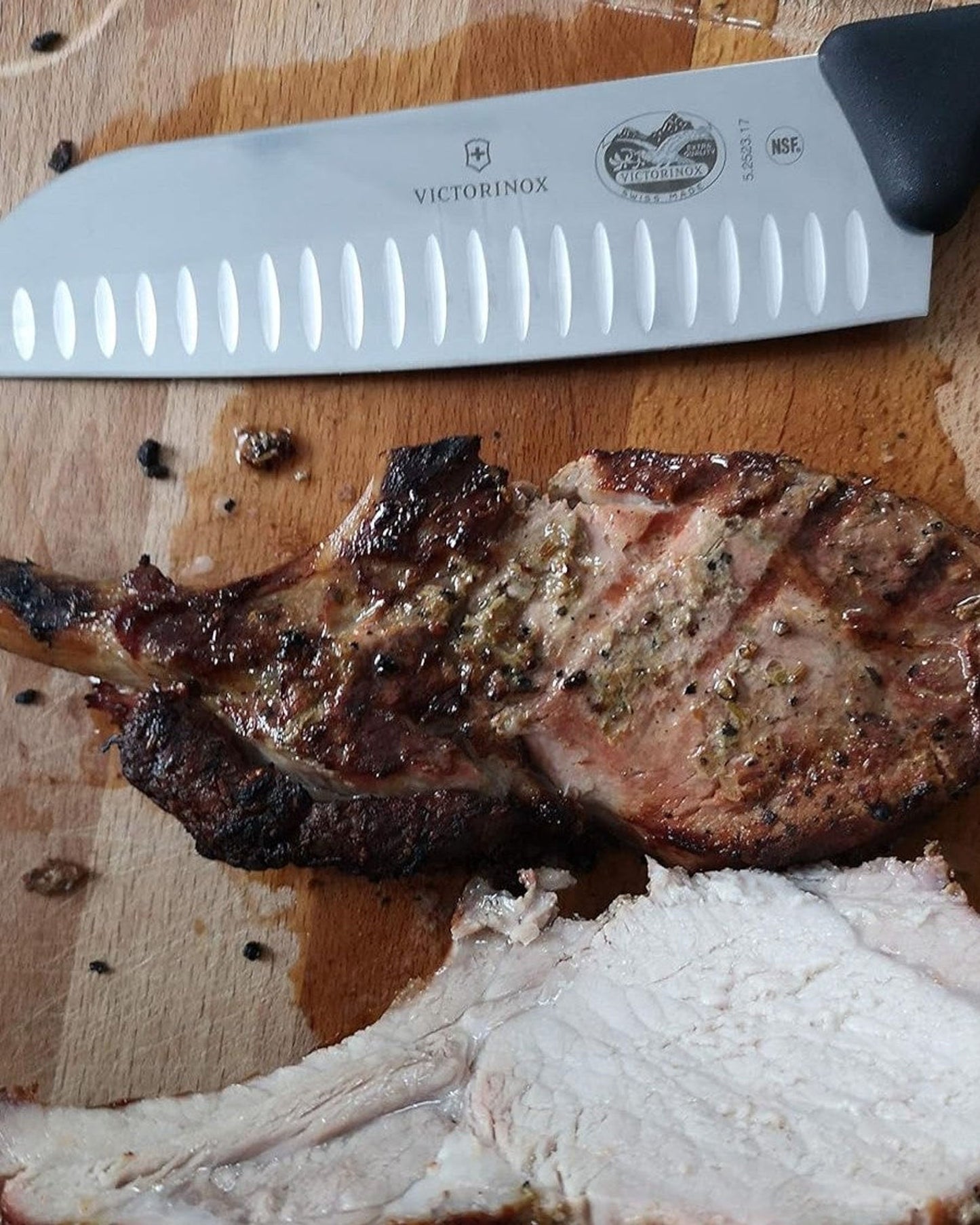 سكين سانتوكو فيبروكس من فيكتورينوكس، 17 سم، مستقيم، أسود - 5.2523.17