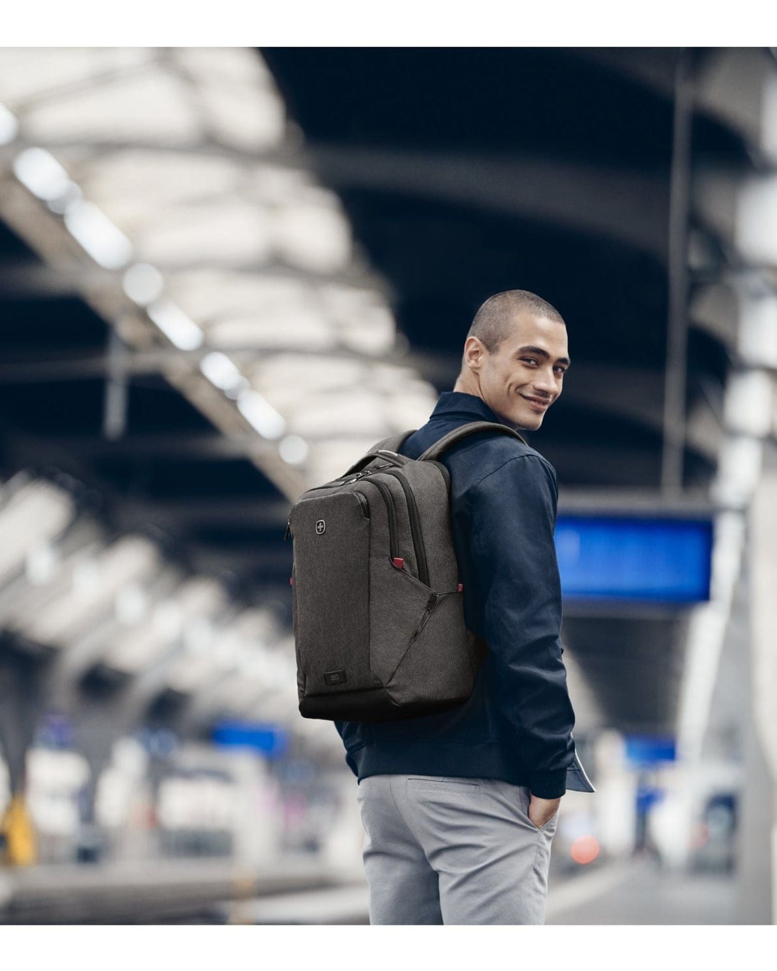 حقيبة ظهر Wenger Mx Professional للكمبيوتر المحمول مقاس 16 بوصة مع جيب للكمبيوتر اللوحي - رمادي - 611641