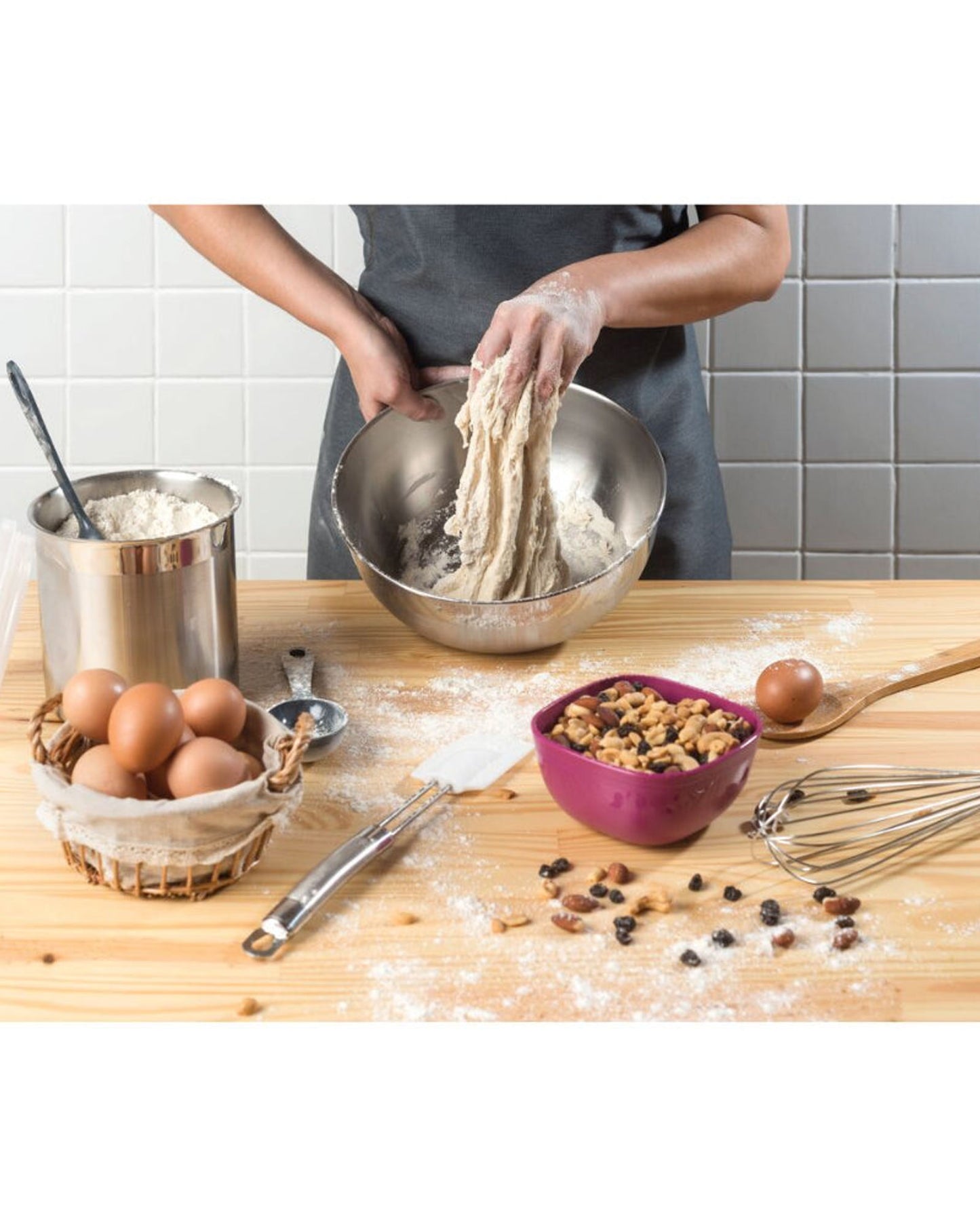 وعاء ترامونتينا فريزينوكس دائري من الفولاذ المقاوم للصدأ بلمسة نهائية غير لامعة، بدون غطاء، 22 سم وسعة 2.9 لتر