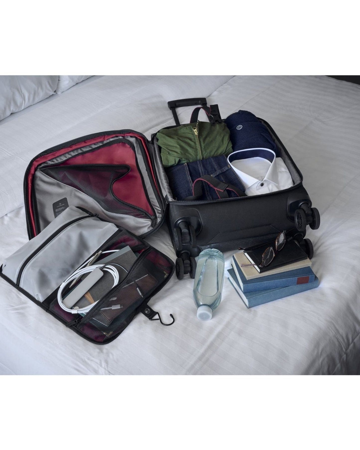 حقيبة سفر فيكتورينوكس كروس لايت القابلة للتوسيع