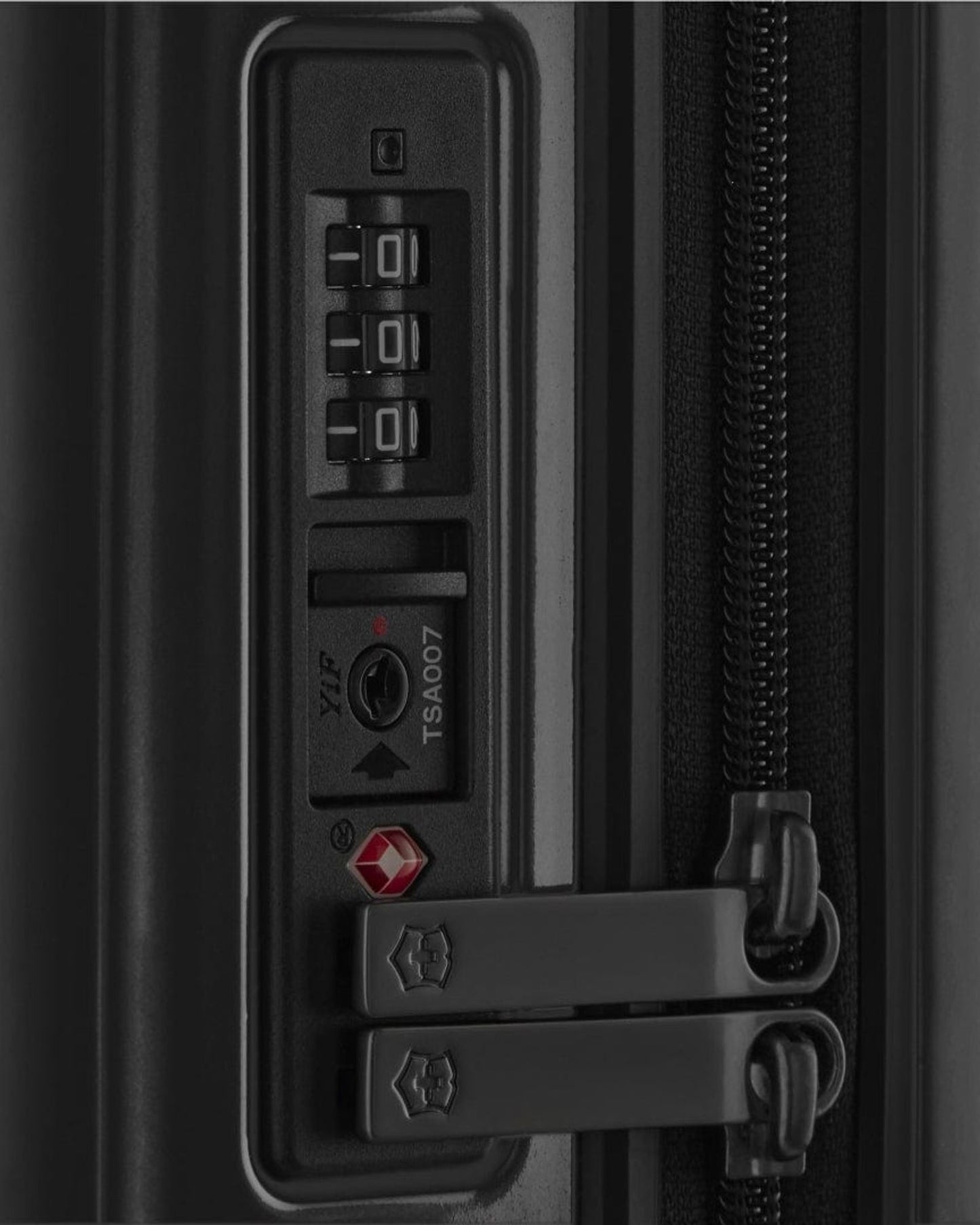 فيكتورينوكس ايروكس خفيف الوزن