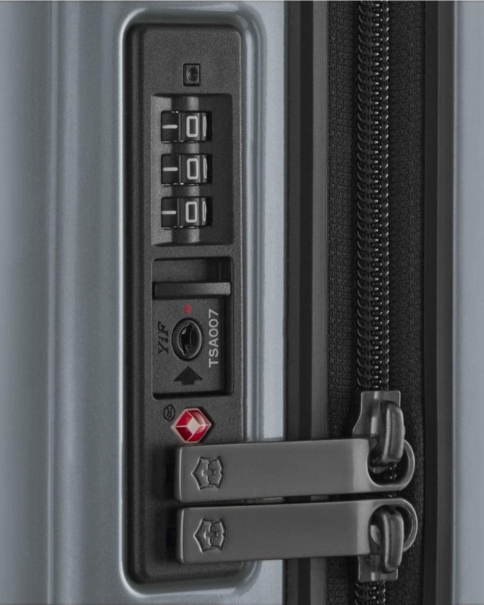 فيكتورينوكس ايروكس خفيف الوزن