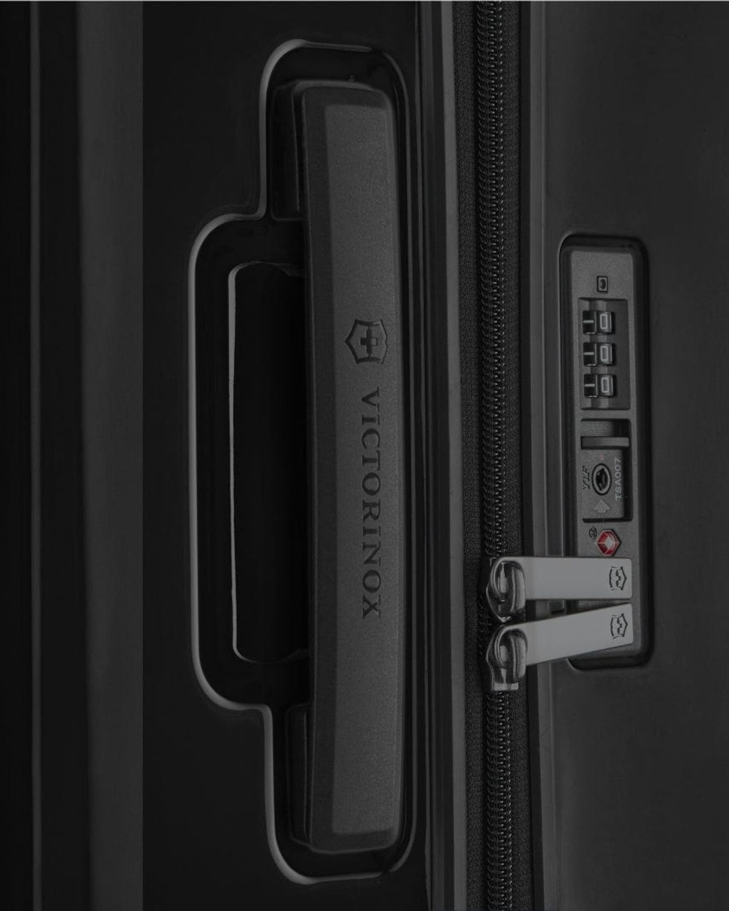 فيكتورينوكس ايروكس خفيف الوزن