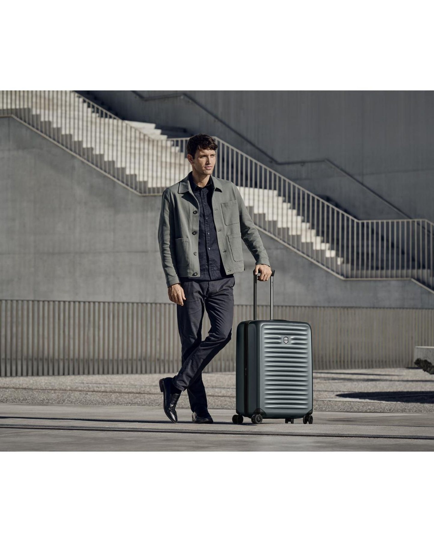 حقيبة أمتعة فيكتورينوكس إيروكس أدفانسد جلوبال الصلبة القابلة للتوسيع