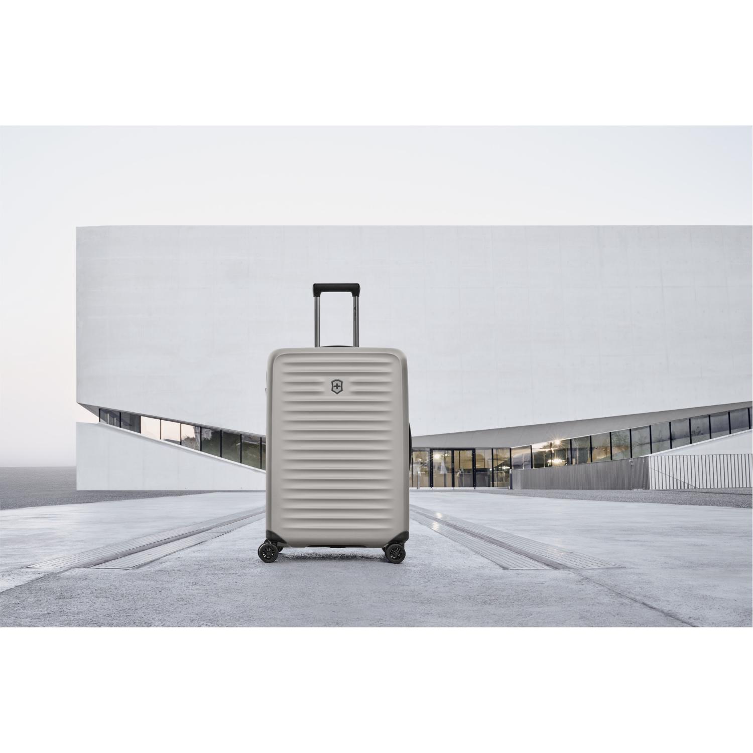 حقيبة أمتعة فيكتورينوكس إيروكس أدفانسد جلوبال الصلبة القابلة للتوسيع