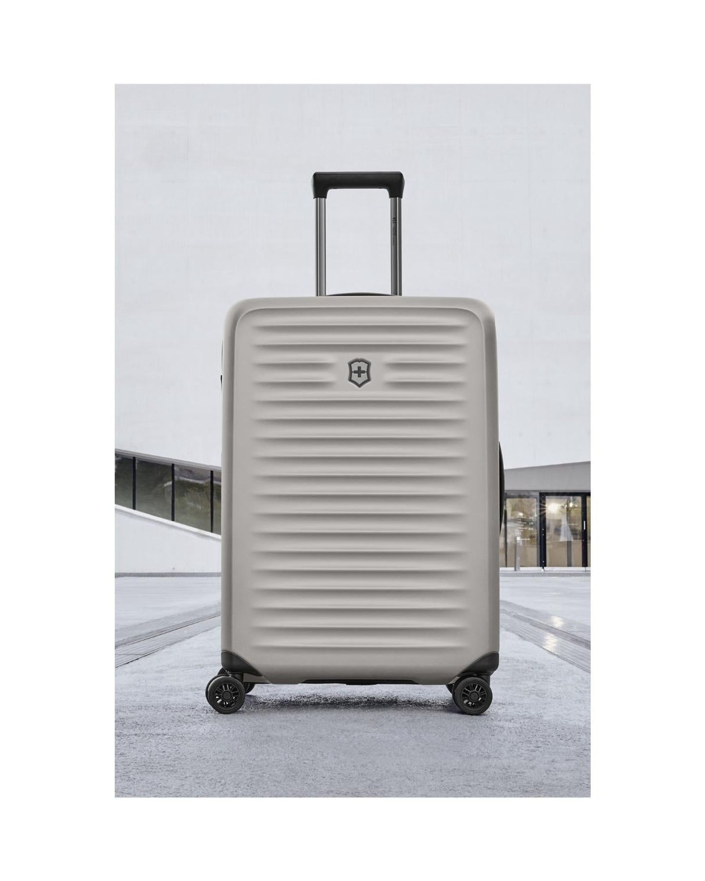 حقيبة أمتعة فيكتورينوكس إيروكس أدفانسد جلوبال الصلبة القابلة للتوسيع