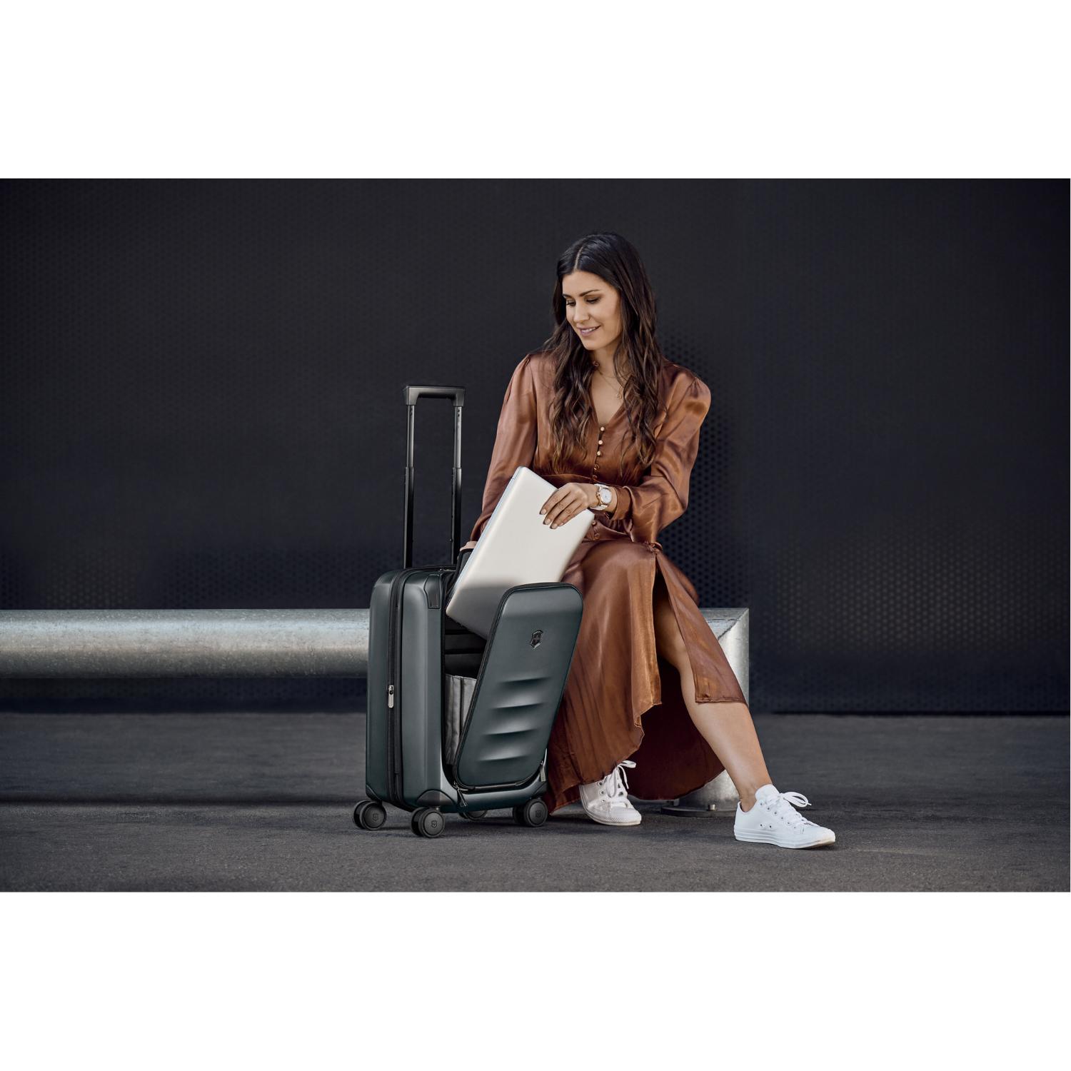 حقيبة سفر فيكتورينوكس سبيكترا 3.0 الصلبة القابلة للتوسيع