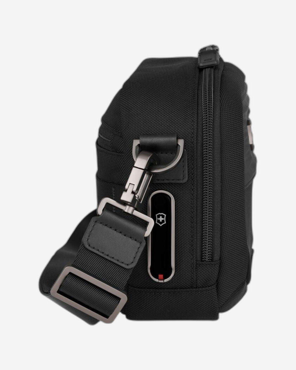 حقيبة كروس بودي فيكتورينوكس ميثيك كومباكت سوداء