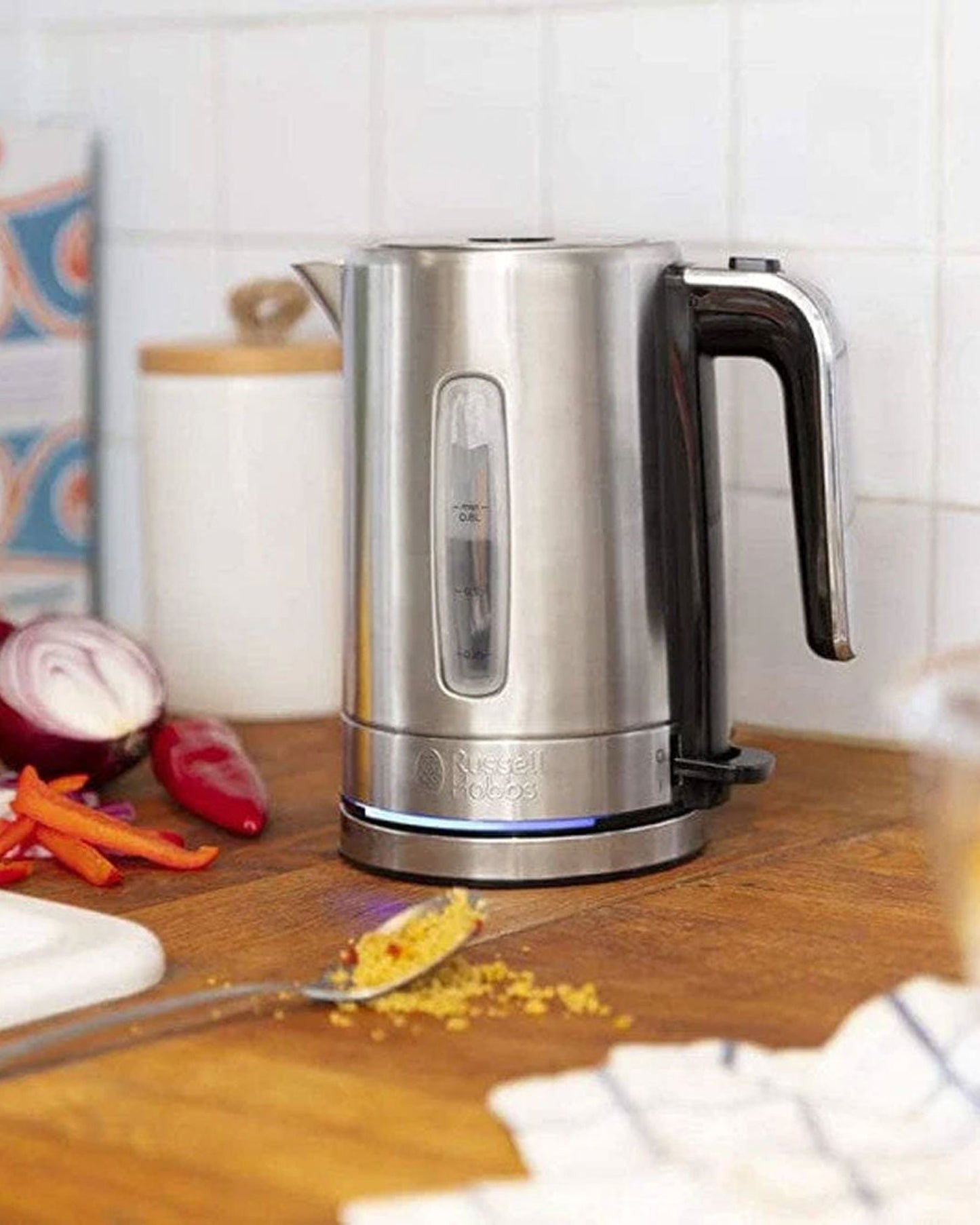 غلاية كهربائية صغيرة الحجم من راسل هوبز (24190) - 2200 واط، سعة 0.8 لتر، إيقاف تشغيل تلقائي، فلتر قابل للإزالة، إضاءة، مصنوعة من الفولاذ المقاوم للصدأ - ضمان لمدة تصل إلى 3 سنوات